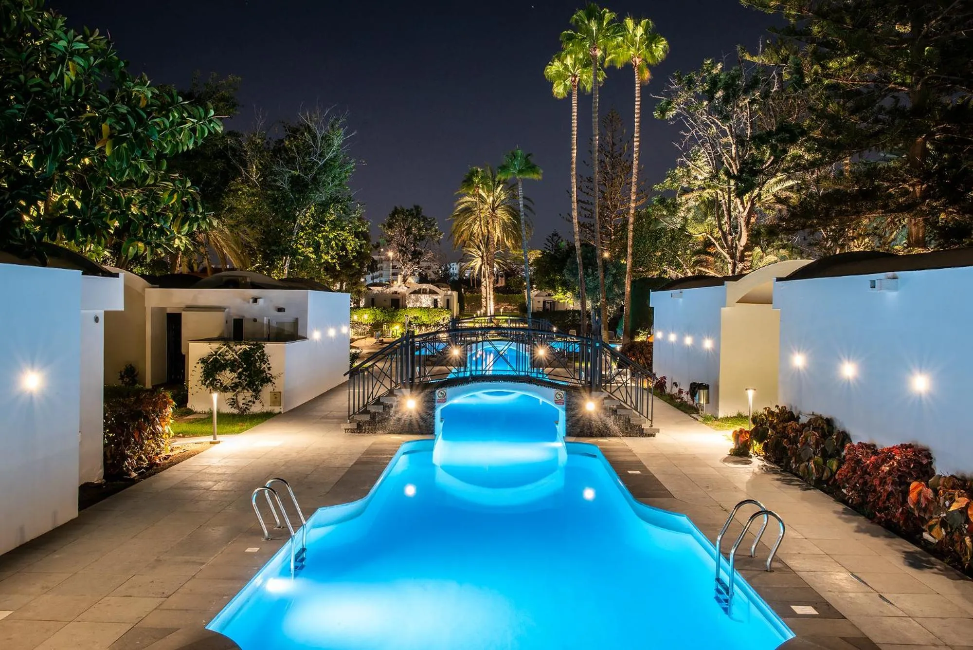 Swimming pool in Bungalows Cordial Biarritz