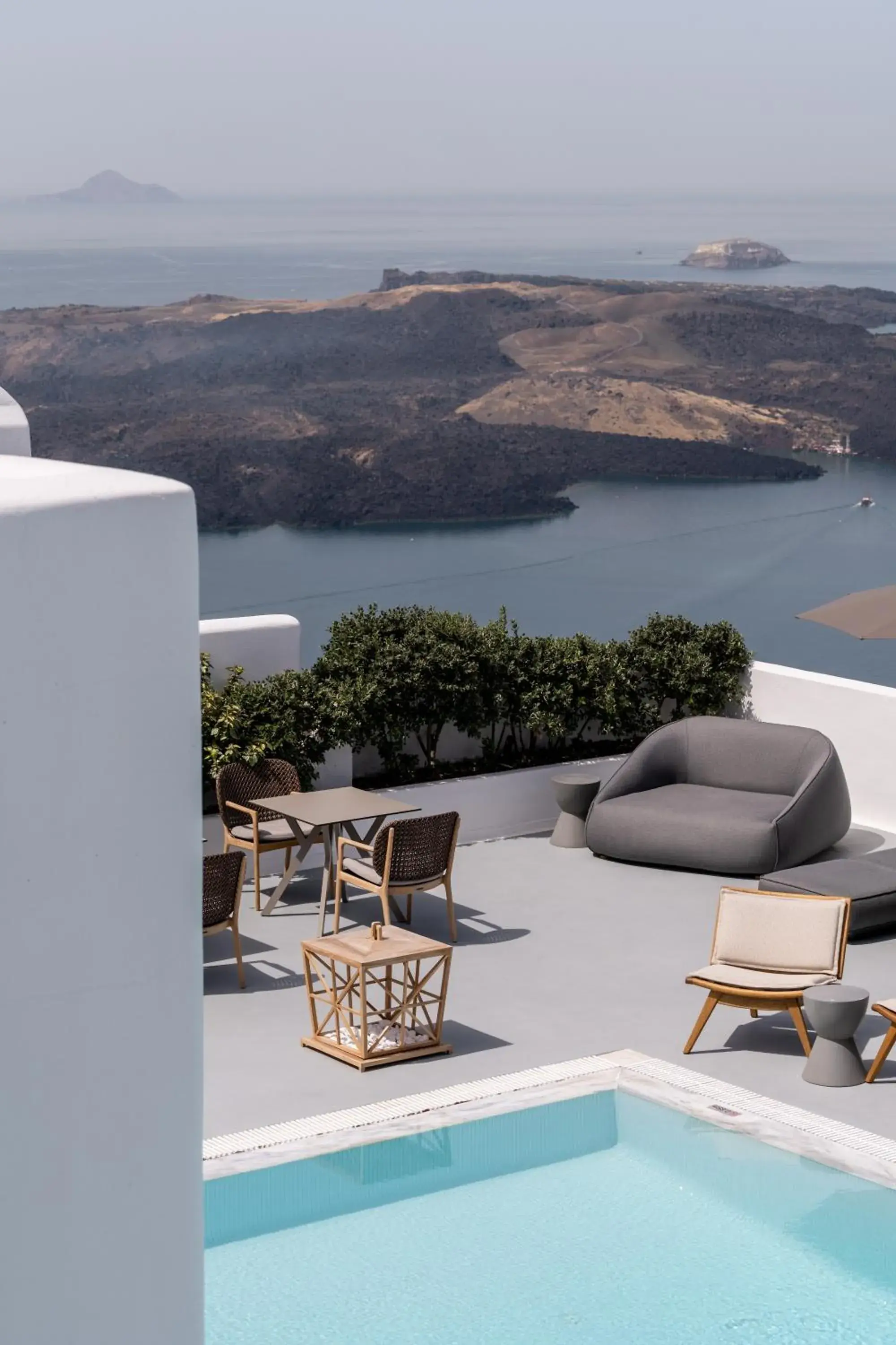 Swimming pool in Belvedere Suites Swimming pool in Belvedere Suites