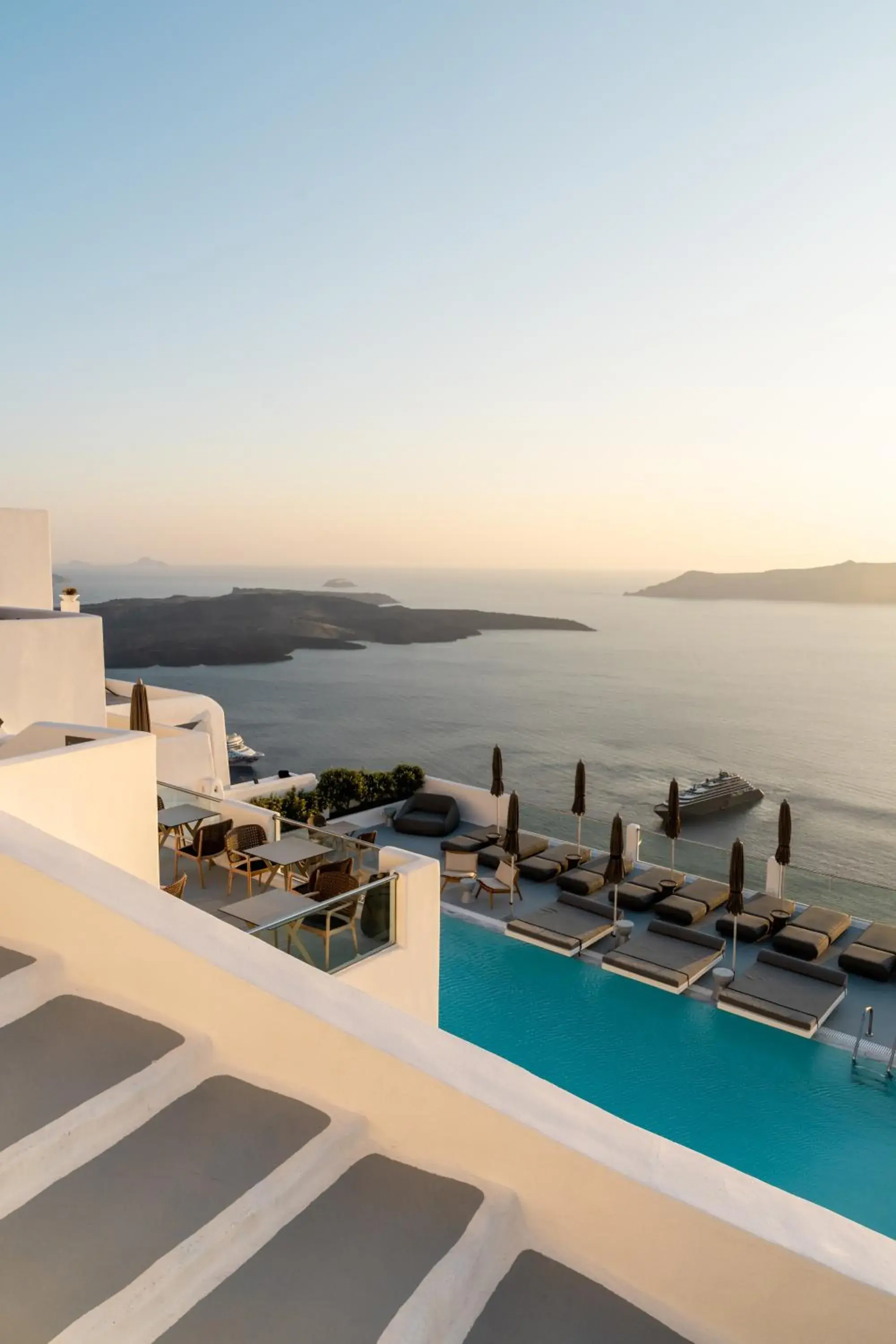 Swimming pool in Belvedere Suites Swimming pool in Belvedere Suites