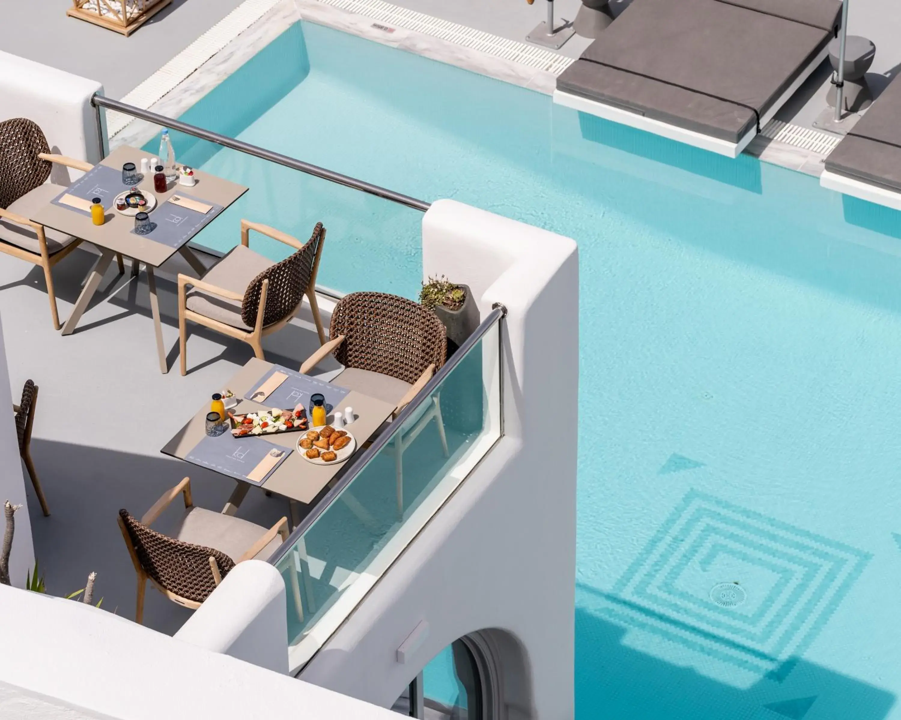 Restaurant/places to eat in Belvedere Suites Restaurant/places to eat in Belvedere Suites