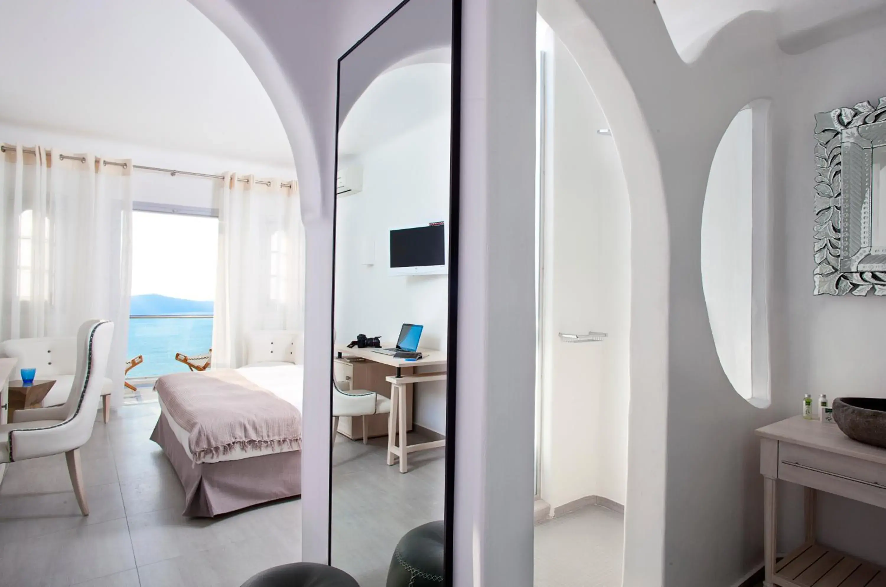 Bed in Belvedere Suites Bed in Belvedere Suites