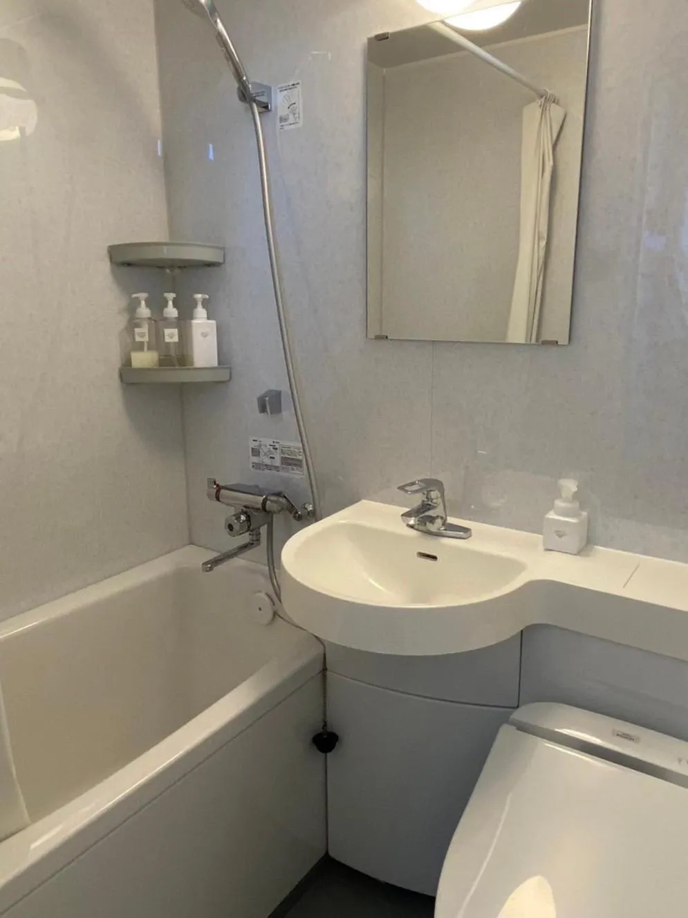 Shower in Matoi Hostel & Bar