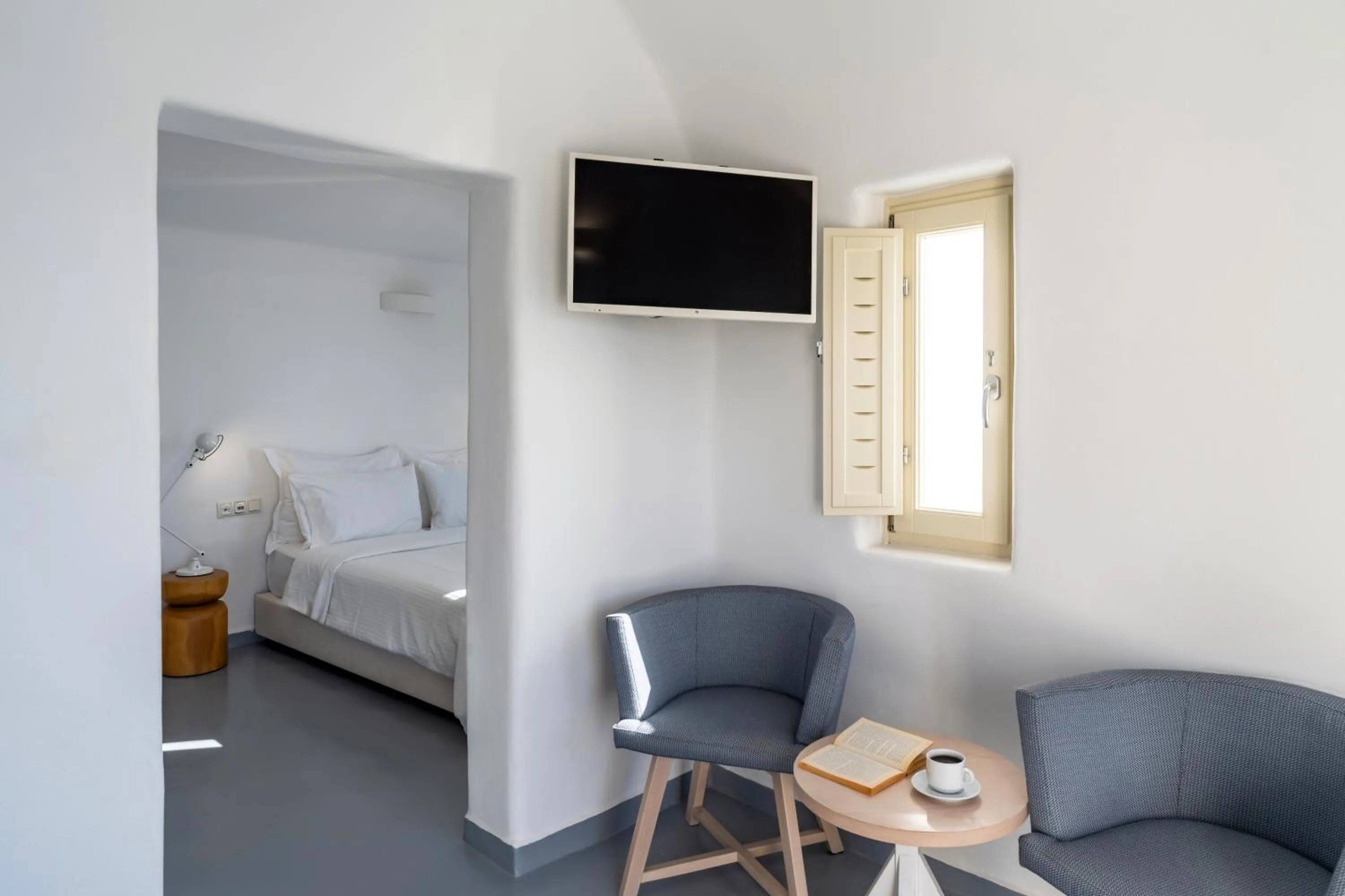 Bed in Cliff Side Suites