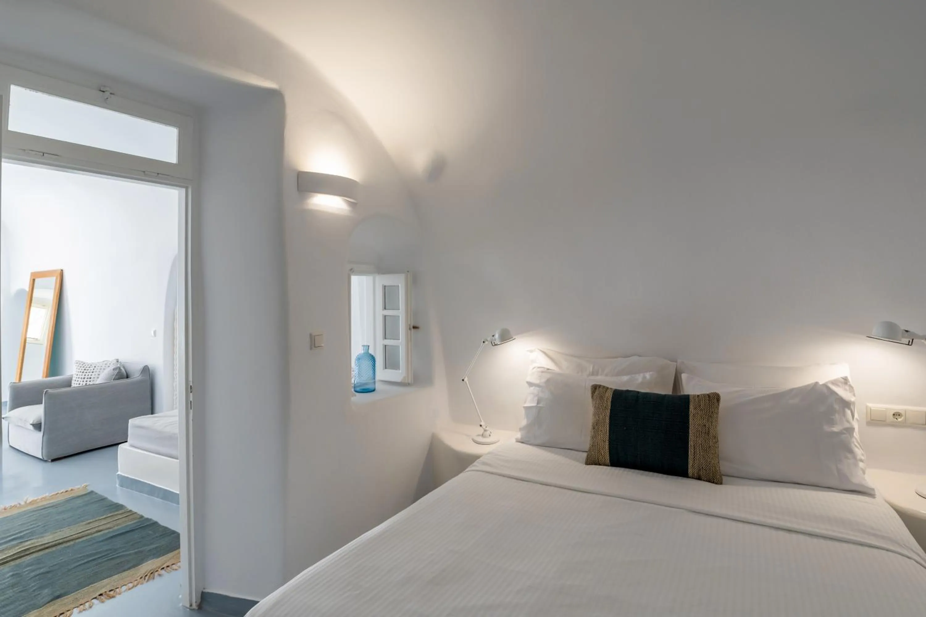 Bed in Cliff Side Suites