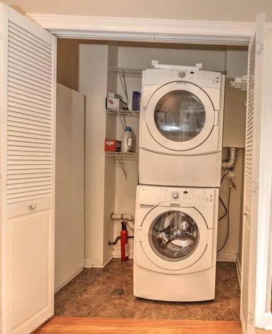 washing machine in Spacious Row Home next Transit near Downtown w Parking