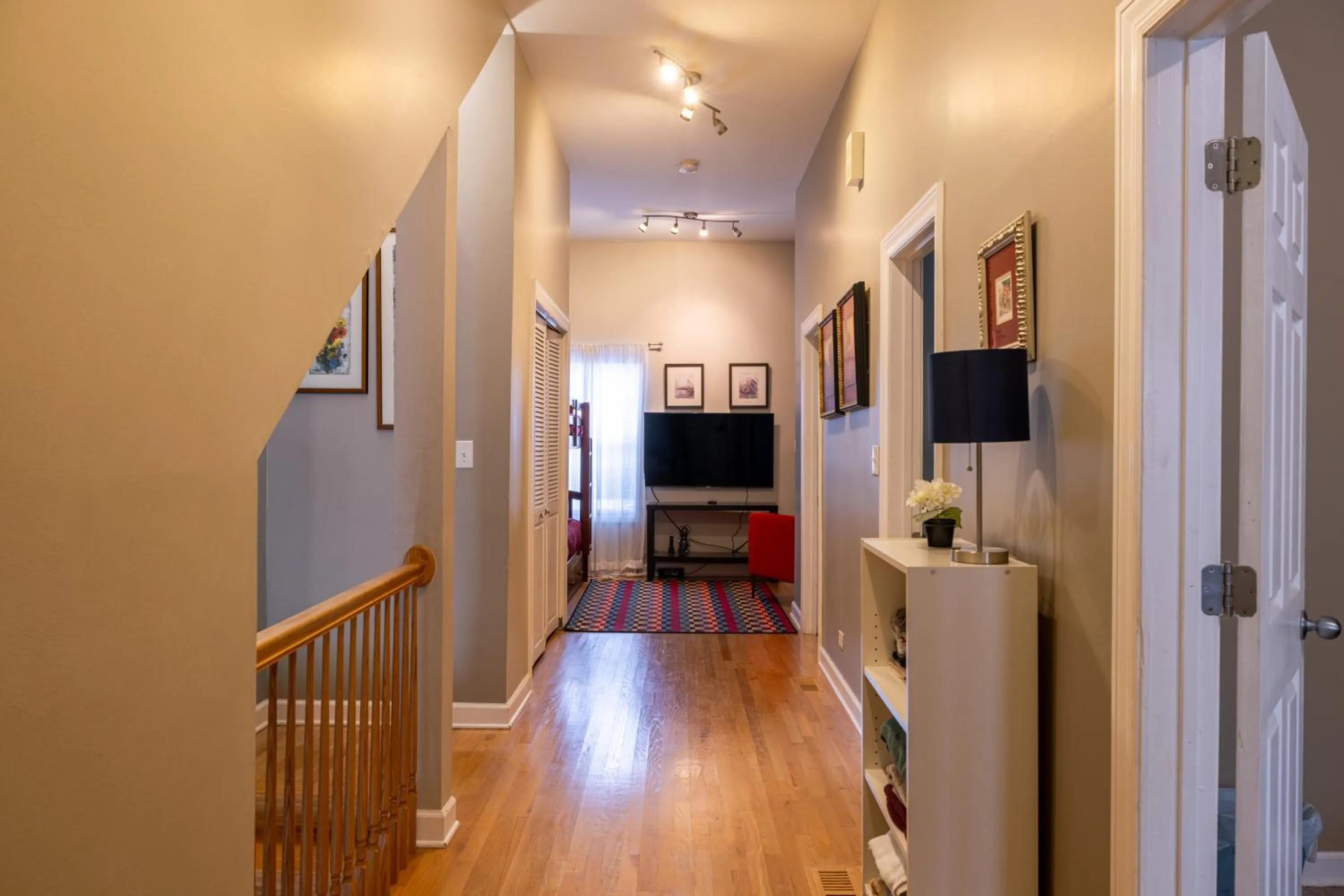 Spacious Row Home next Transit near Downtown w Parking