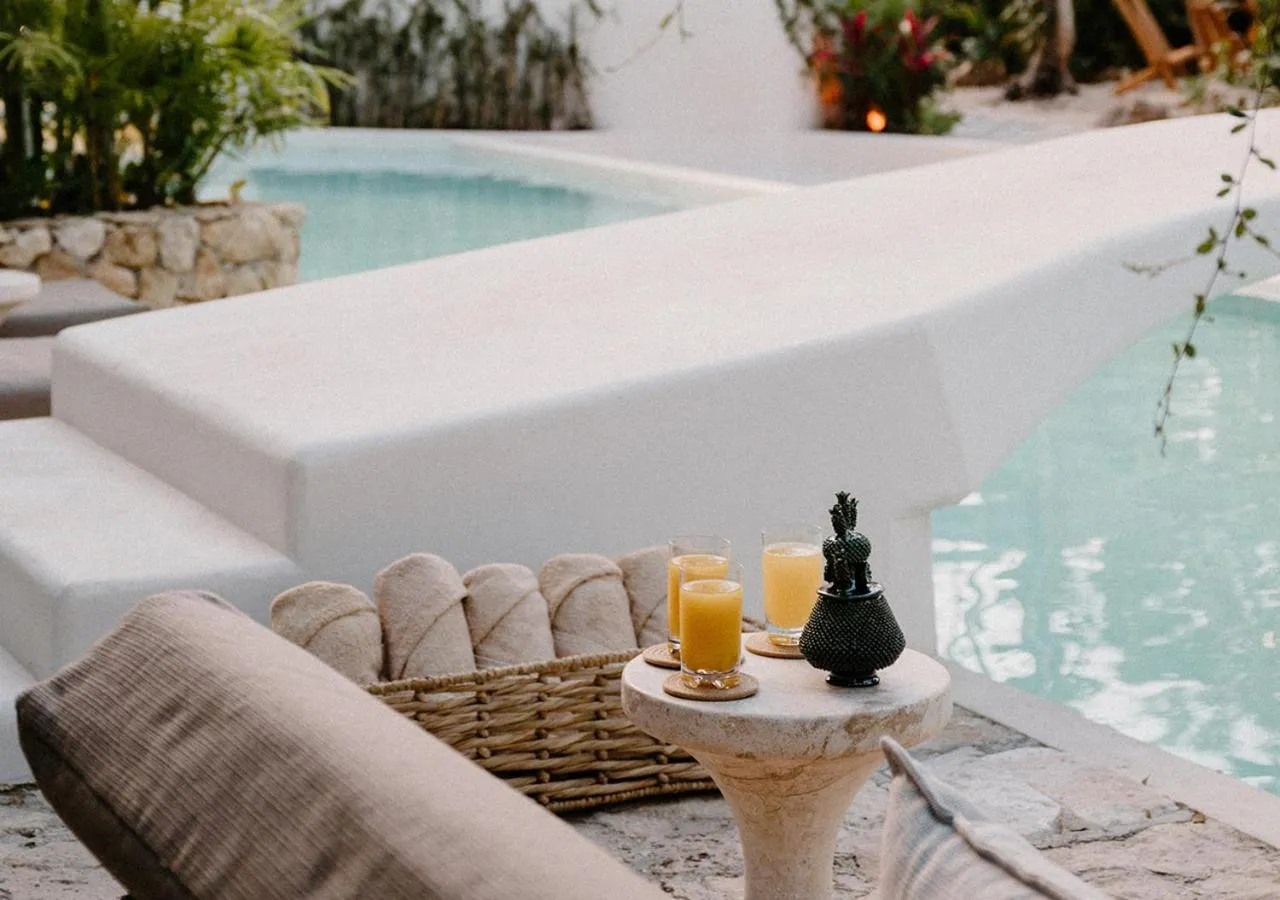 Swimming pool in Hotel Milam