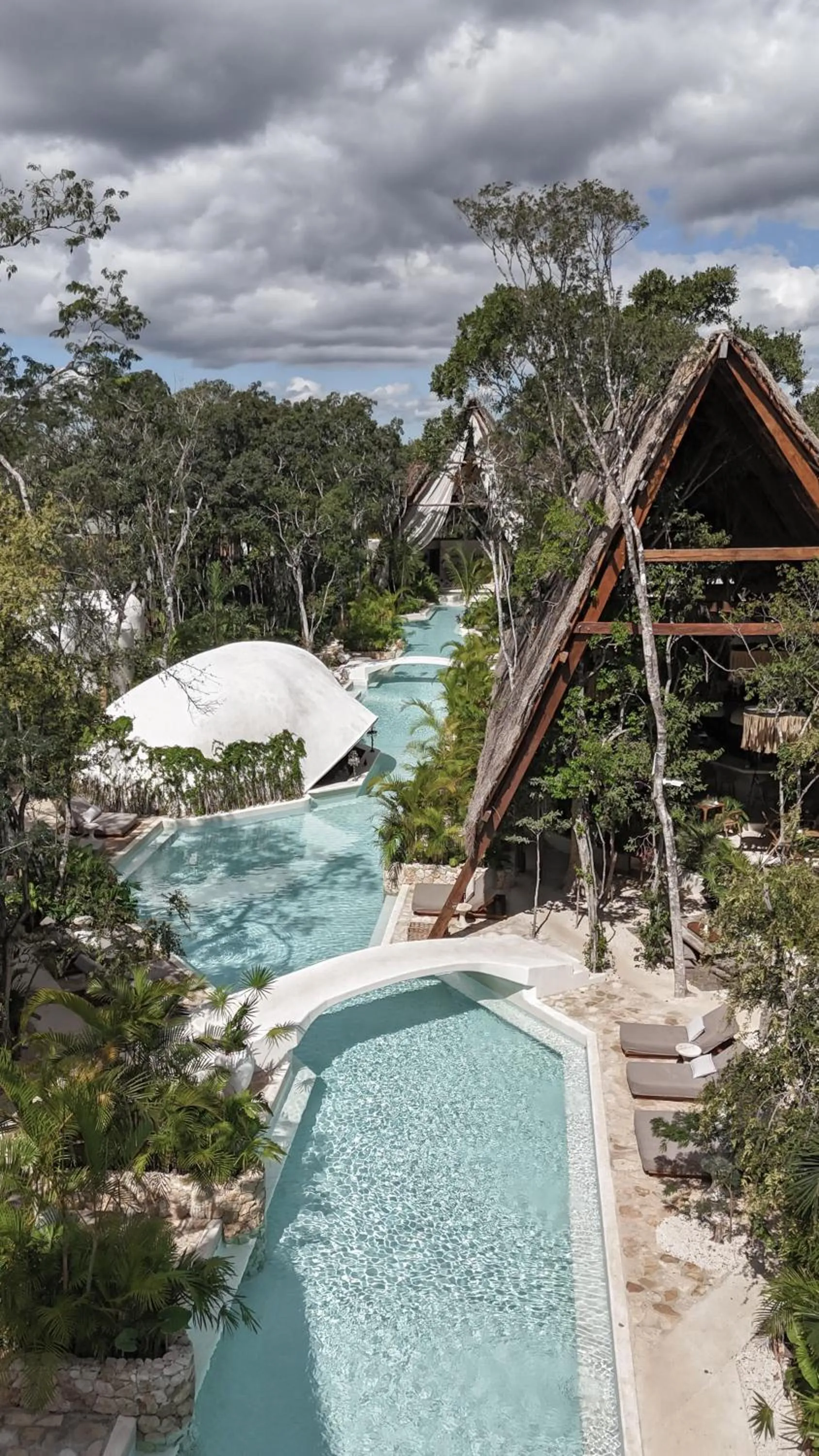 Pool view in Hotel Milam