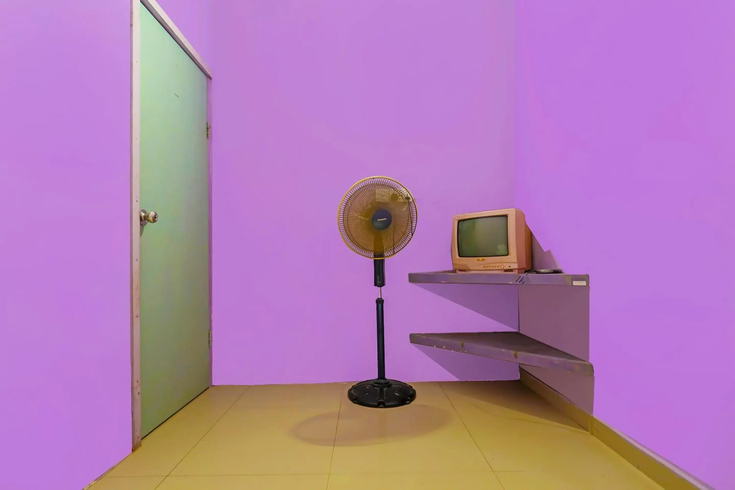 Bedroom in Hotel O Fendi Homestay SyariahNearTempat Makan Pagi Sore Nohil Bedroom in Hotel O Fendi Homestay SyariahNearTempat Makan Pagi Sore Nohil