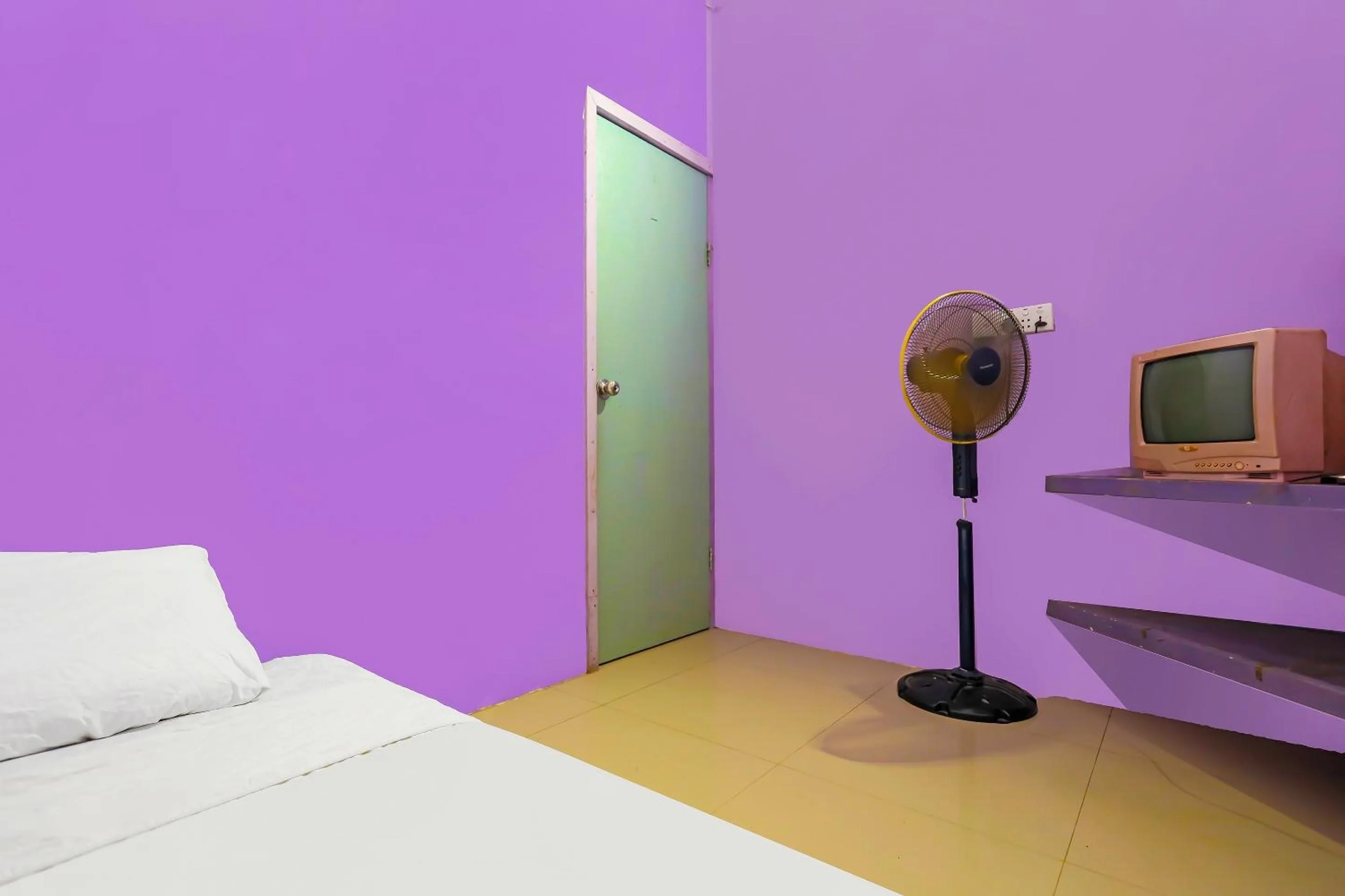 Bedroom, Bed in Hotel O Fendi Homestay SyariahNearTempat Makan Pagi Sore Nohil