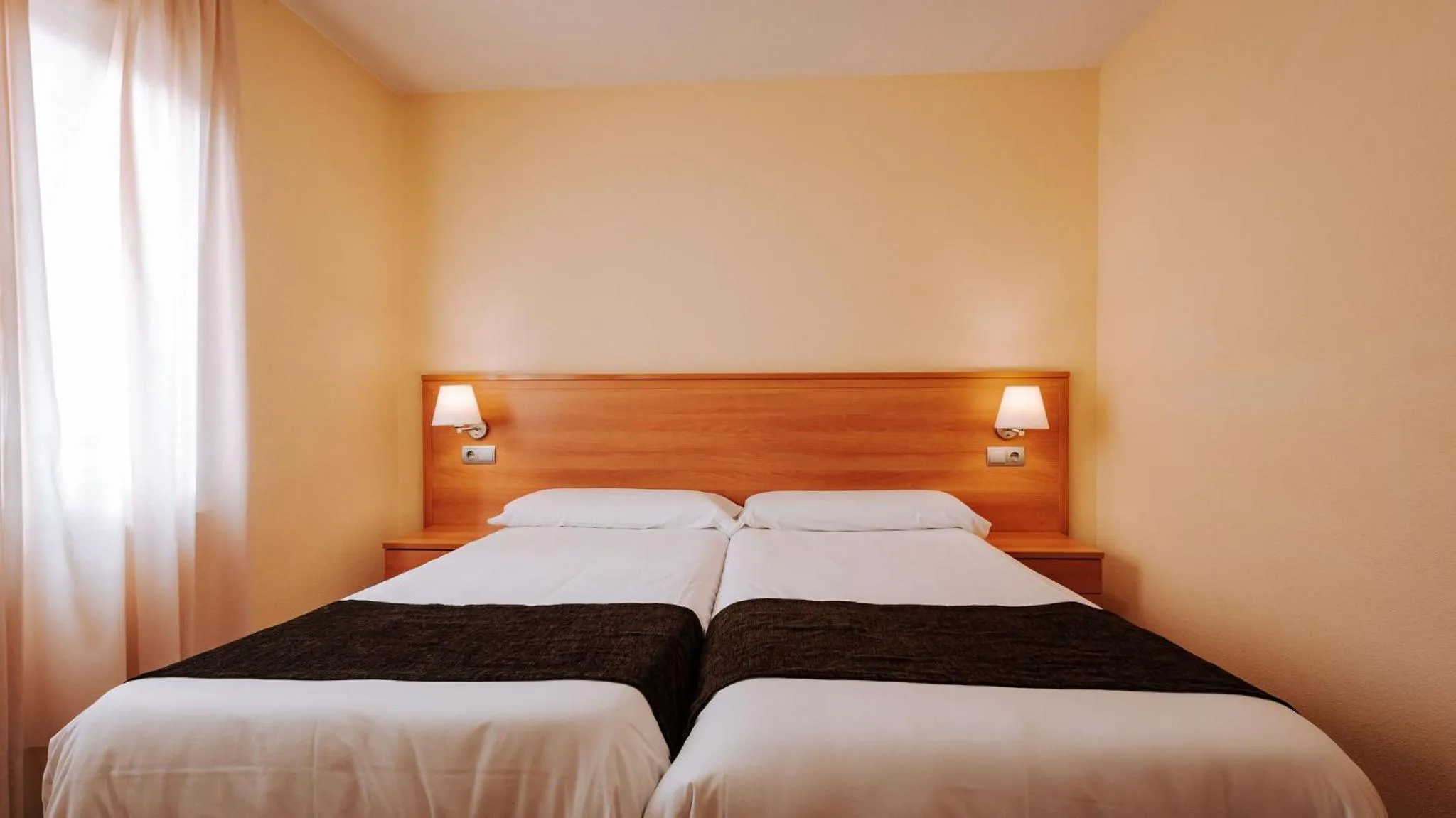 Photo of the whole room, Bed in JCH Congreso Apartamentos