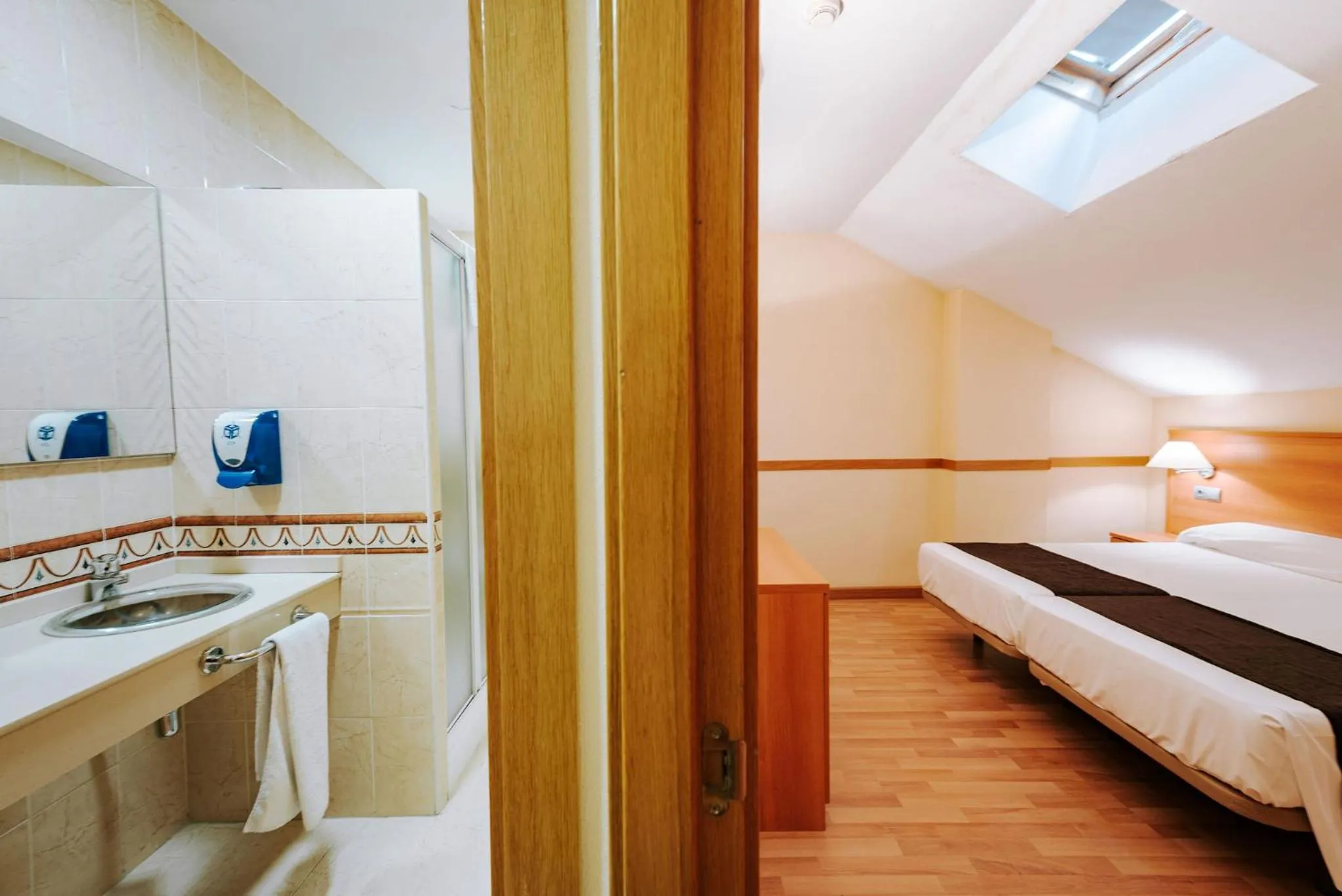 Bathroom, Bed in JCH Congreso Apartamentos