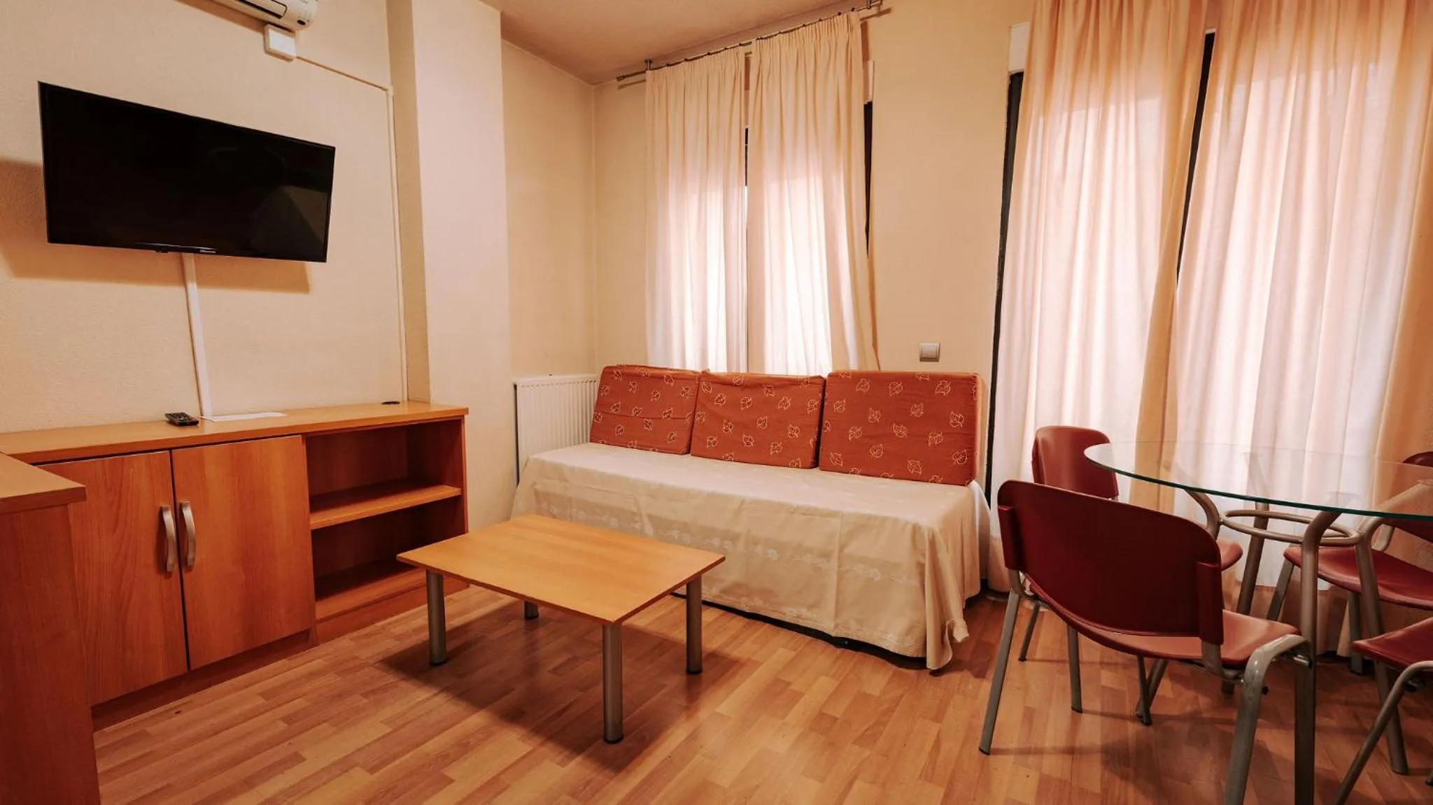 TV and multimedia, Bed in JCH Congreso Apartamentos