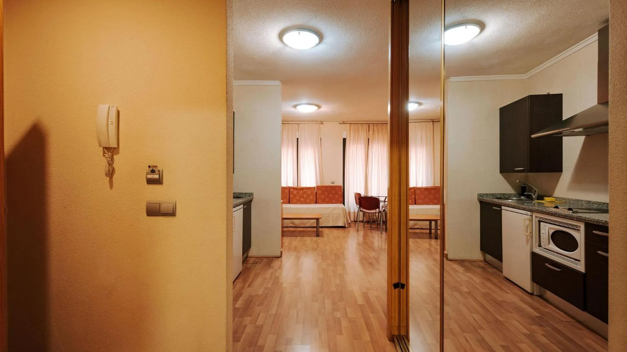 Dining area in JCH Congreso Apartamentos