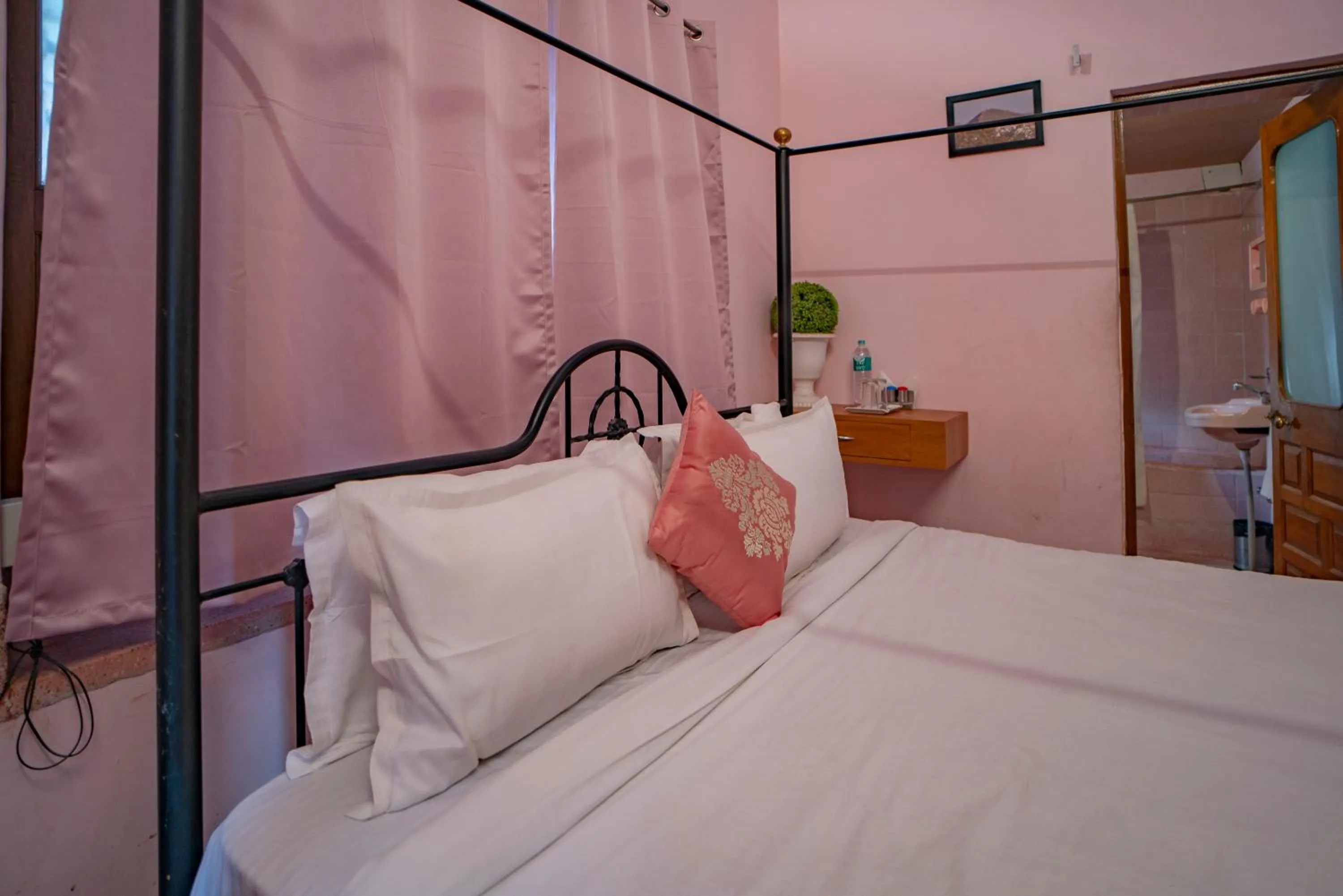 Bed in Hotel Ambavgarh Palace