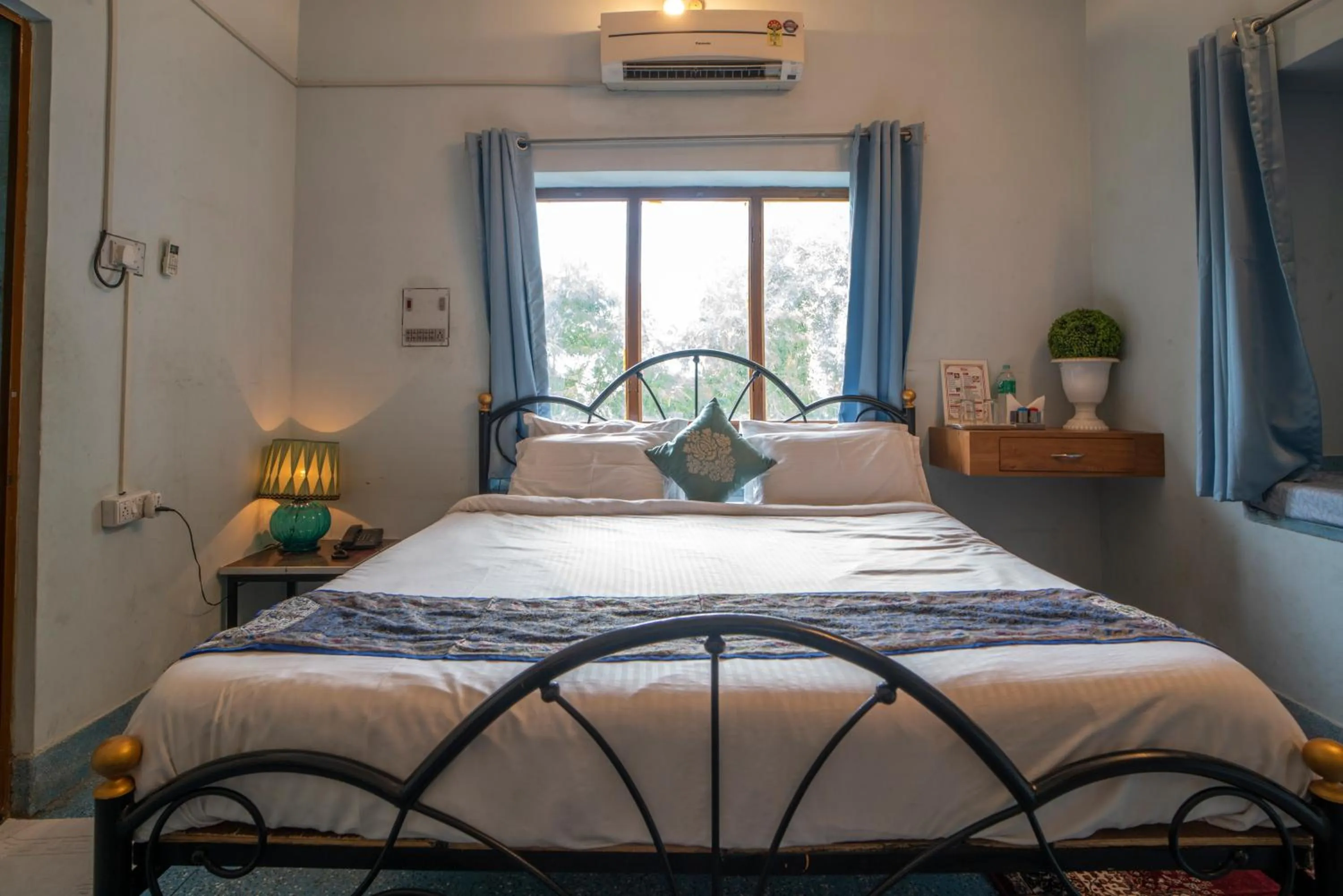 Bed in Hotel Ambavgarh Palace