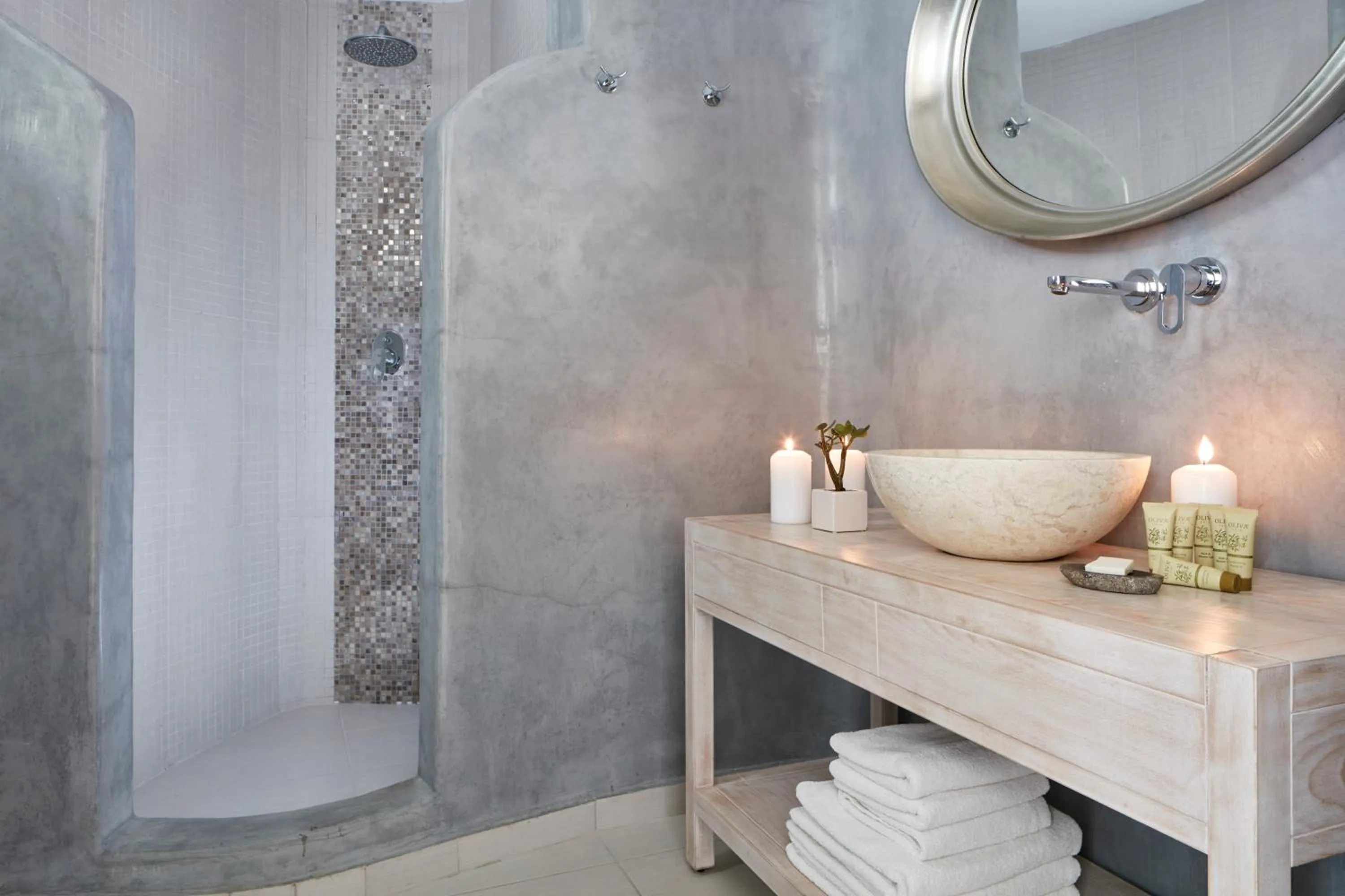 Bathroom in Aegean Plaza Hotel