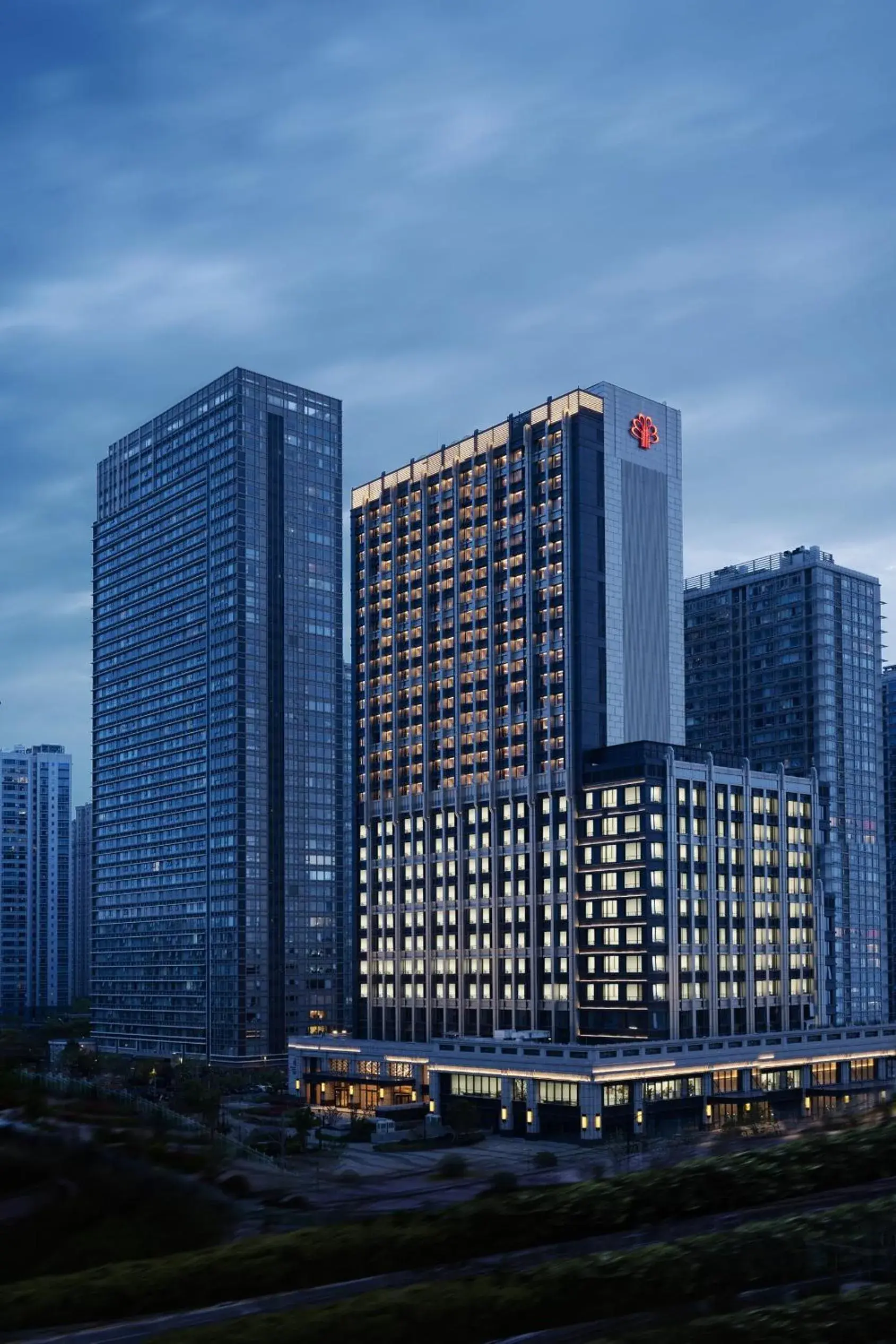 Property building in Metropolitan Residence Property building in Metropolitan Residence