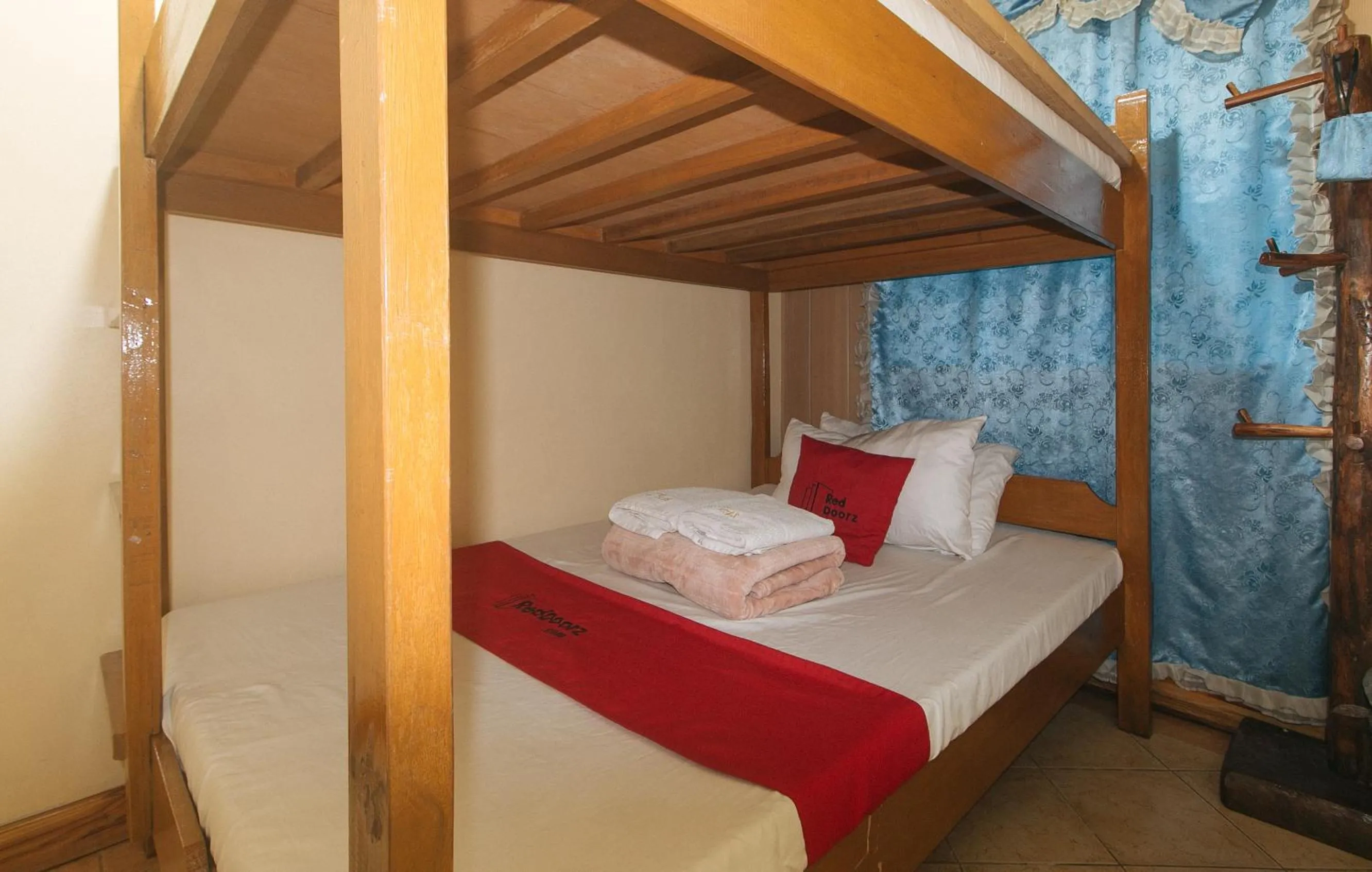 bunk bed, Bed in RedDoorz Hostel @ Faes Transient House