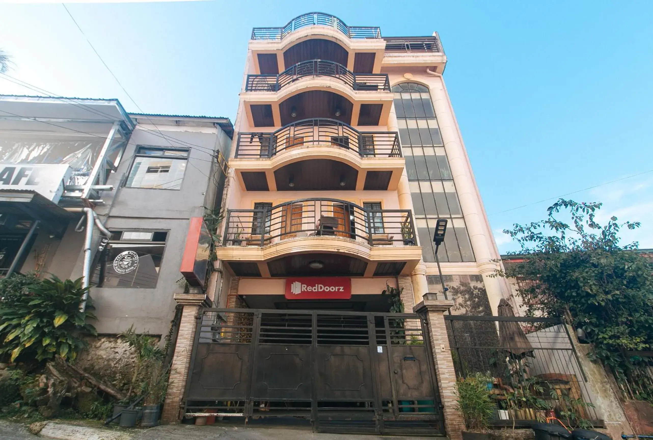 Property building in RedDoorz Hostel @ Faes Transient House Property building in RedDoorz Hostel @ Faes Transient House