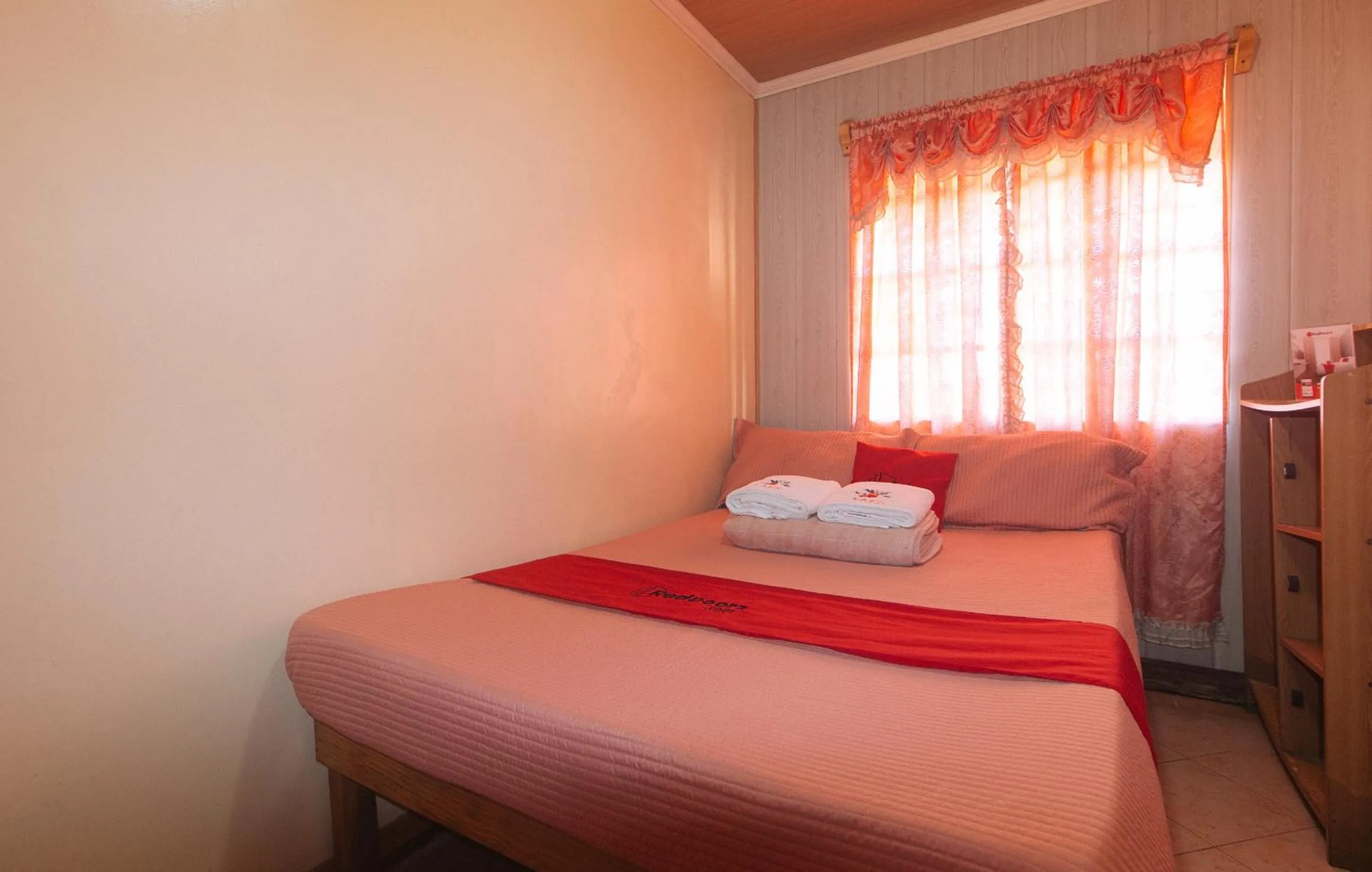 Bed in RedDoorz Hostel @ Faes Transient House