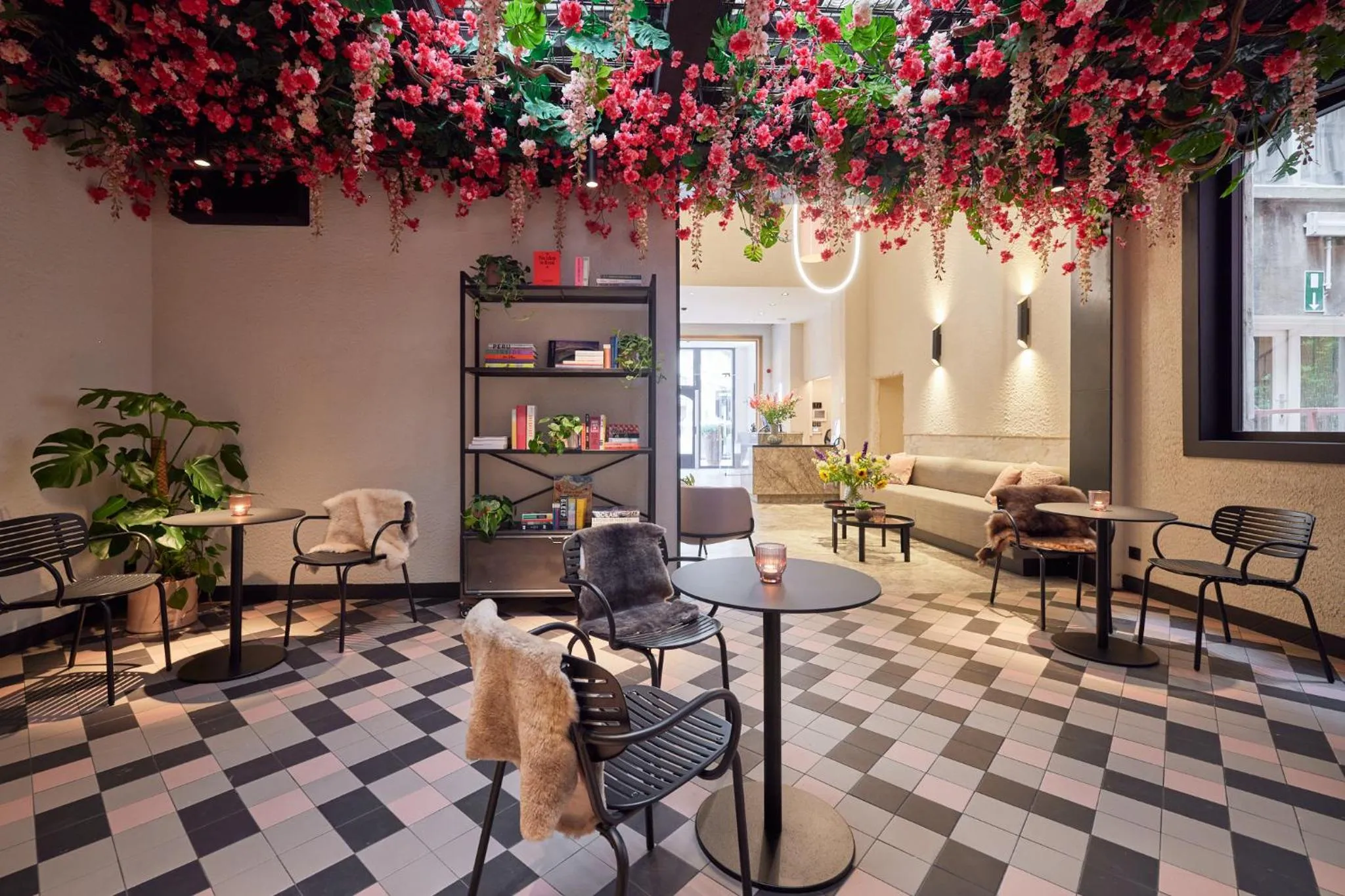 Lobby or reception in Rosa Hotel