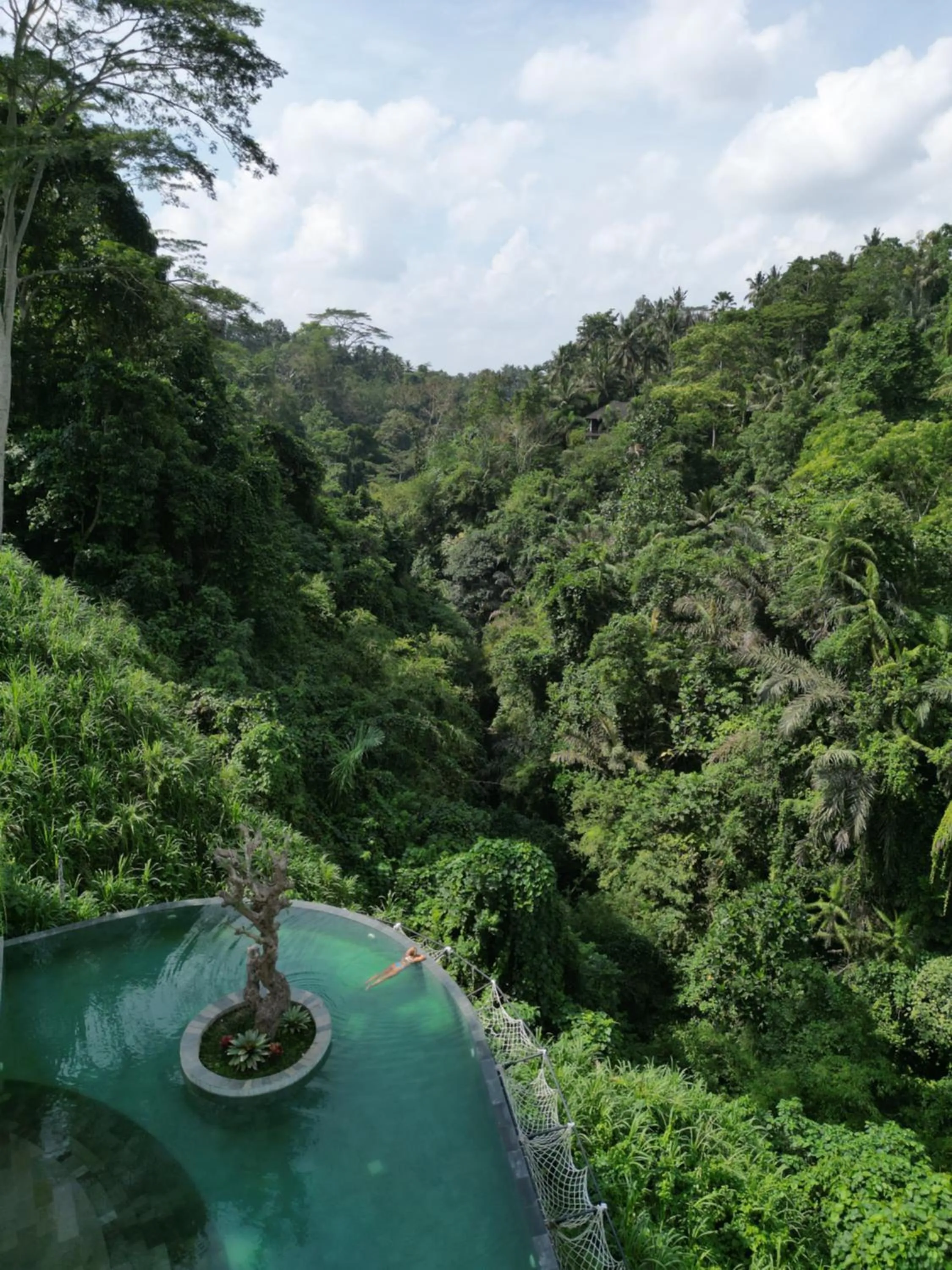 Swimming pool in Horison Ume Suites & Villas