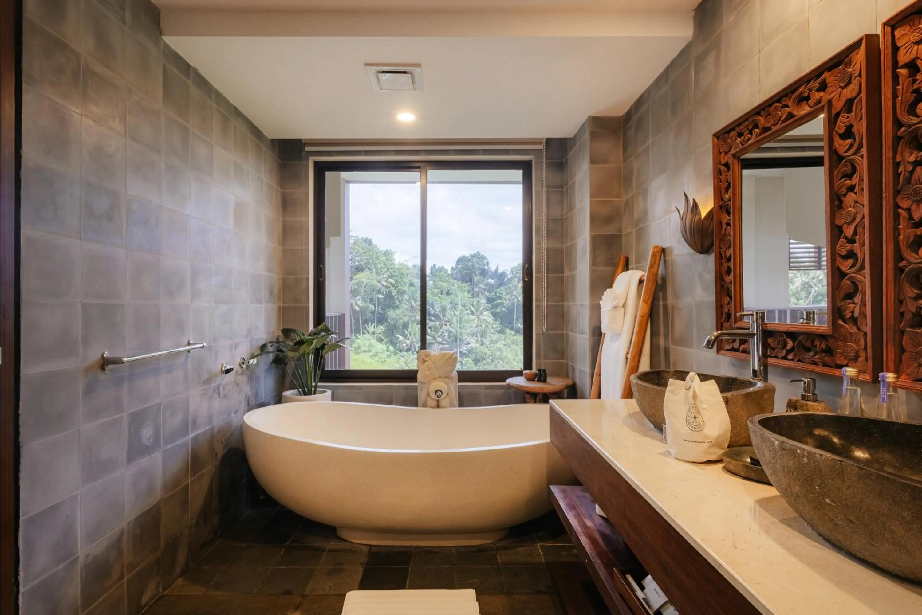 Hot Tub in Horison Ume Suites & Villas