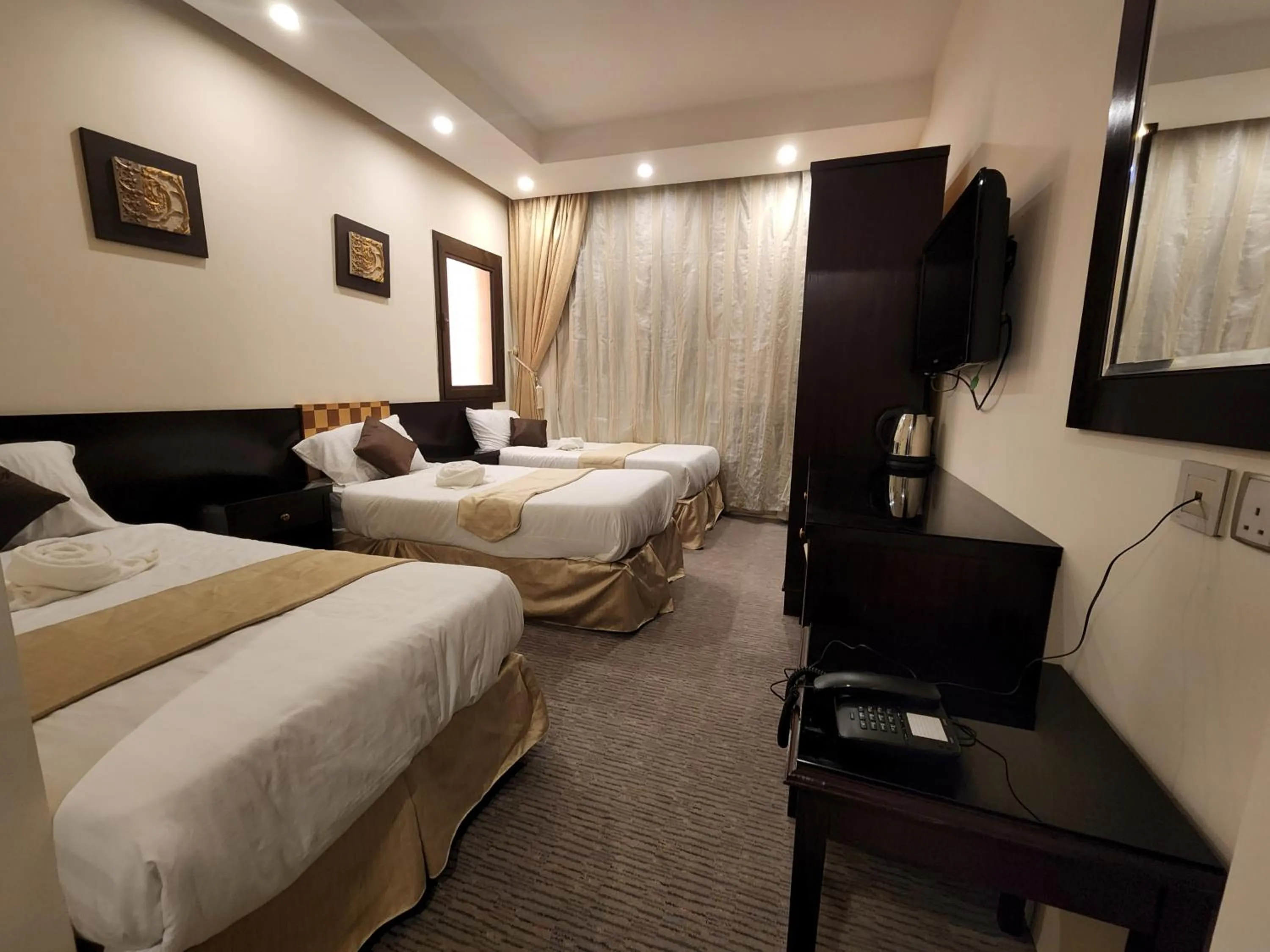 Bed in Joury Al Mashaer Hotel