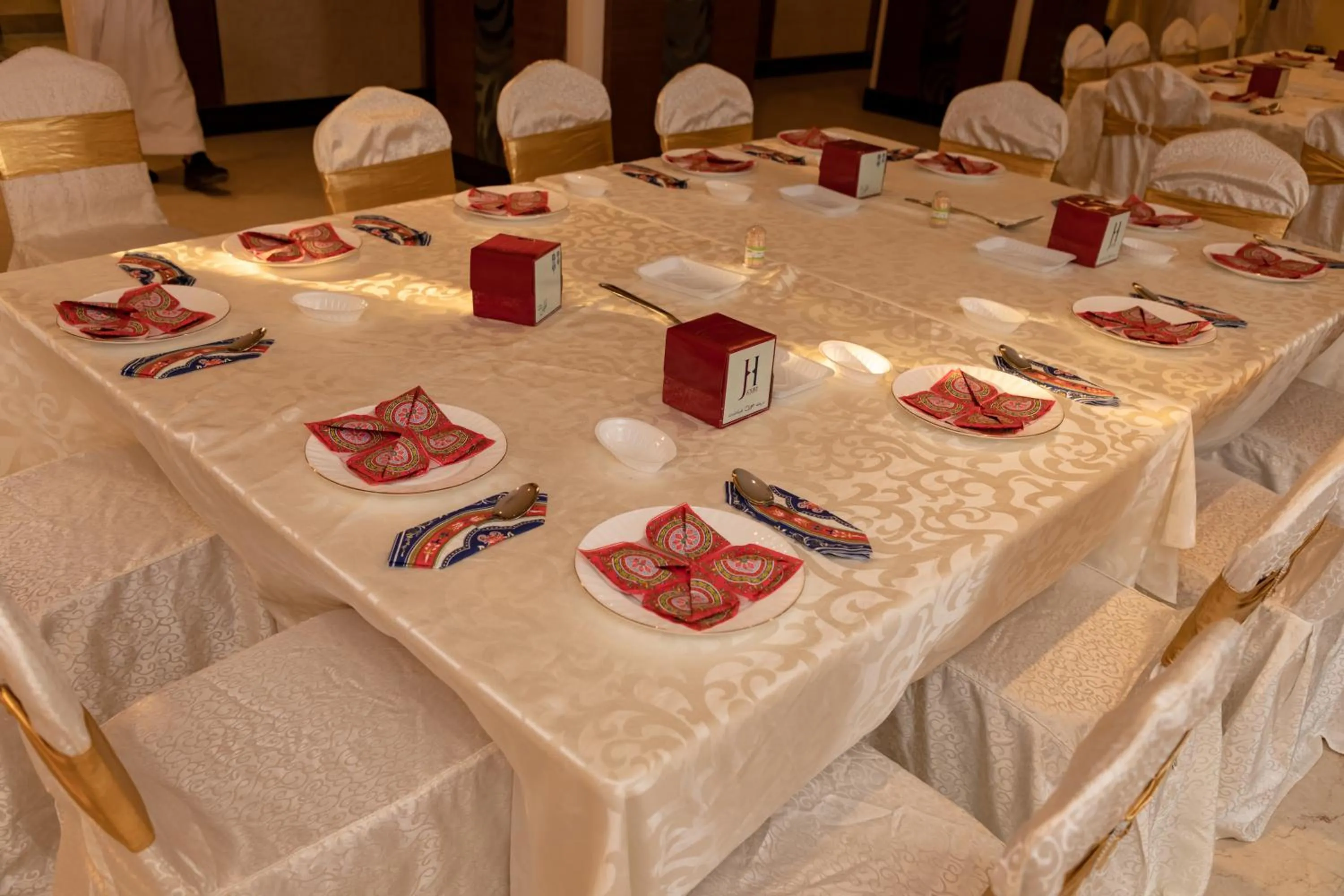 Restaurant/places to eat in Joury Al Mashaer Hotel