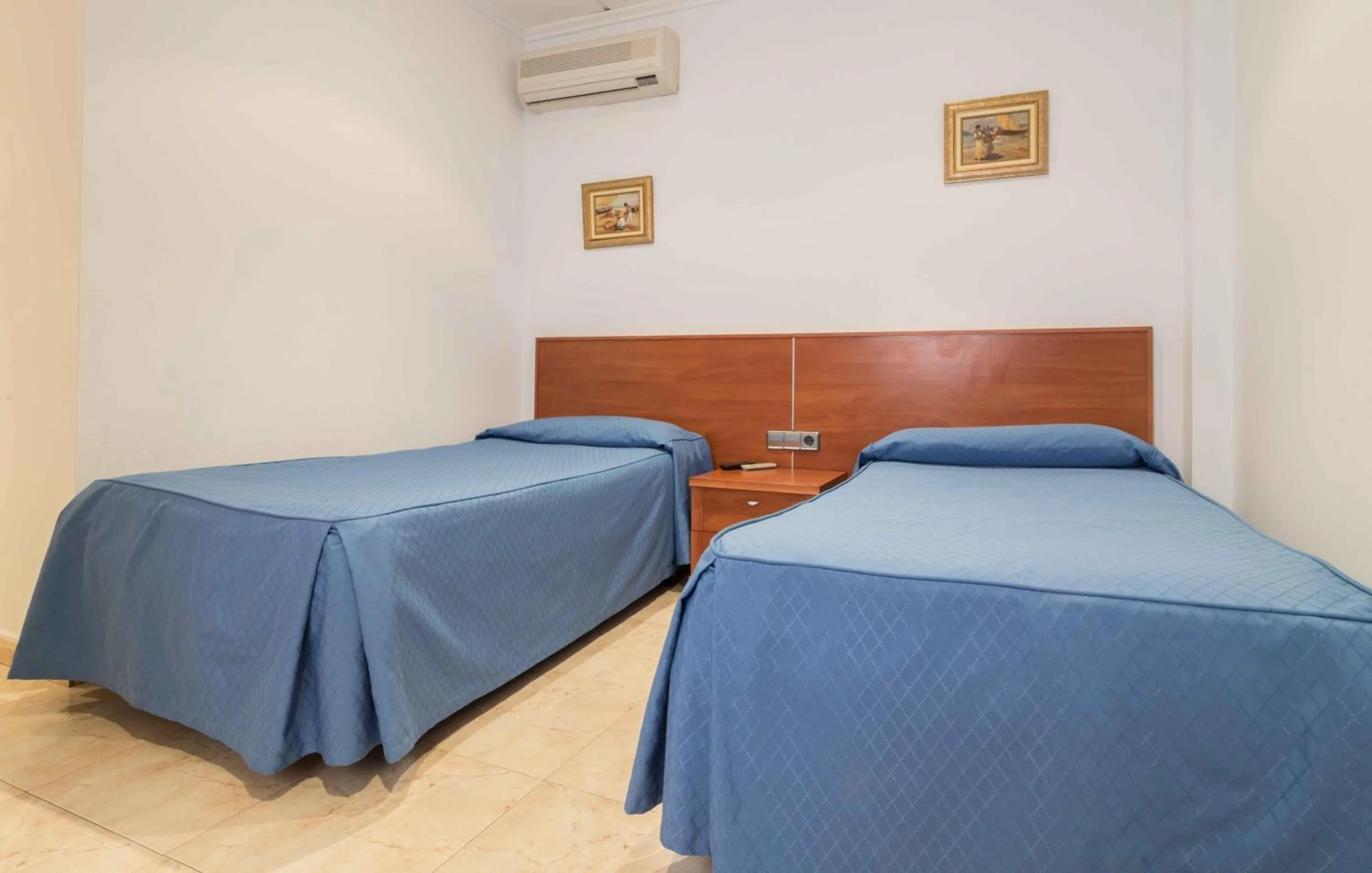 Photo of the whole room, Bed in Hotel Reig