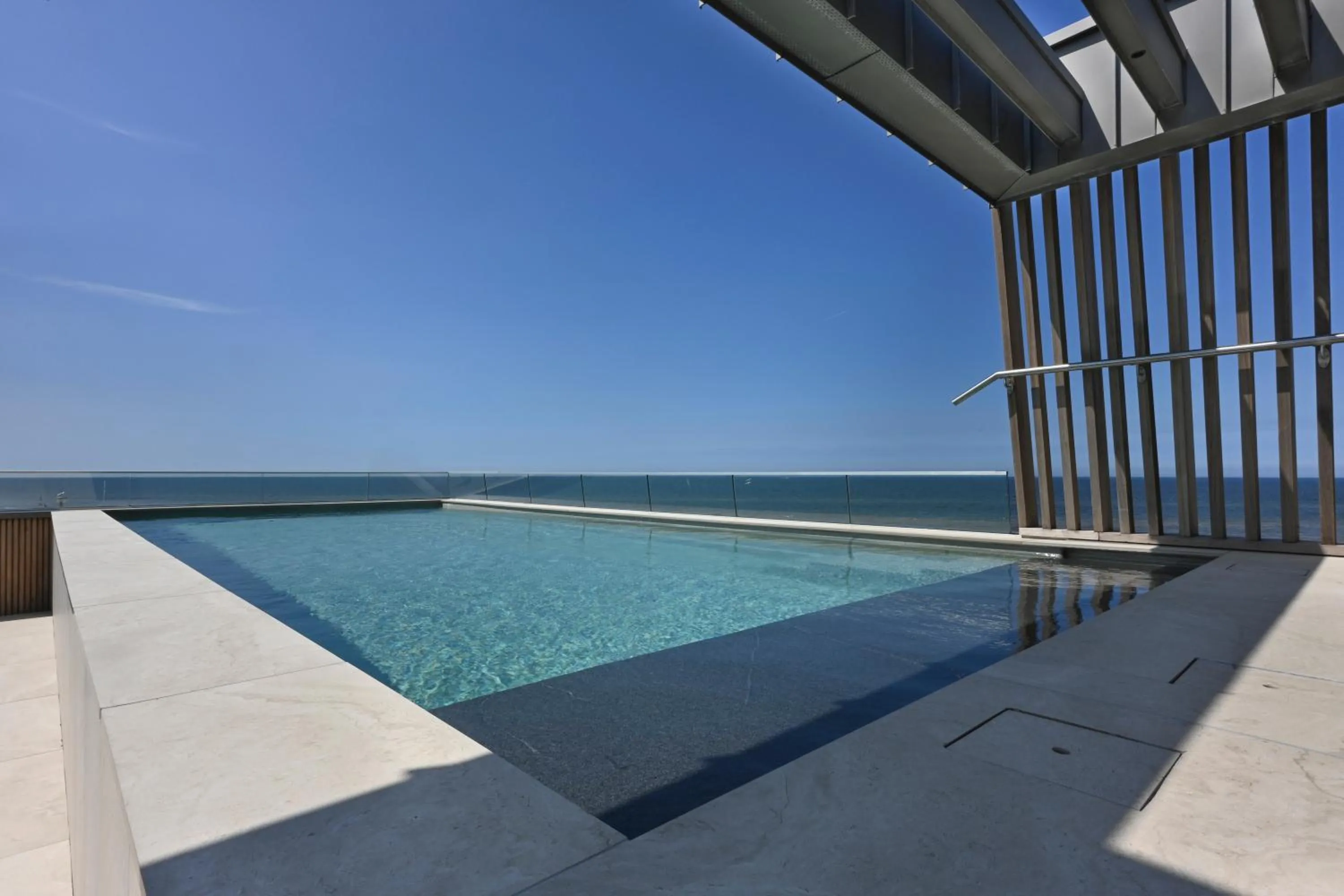 Swimming pool in Boutique Hotel Blendin Bloemendaal aan Zee