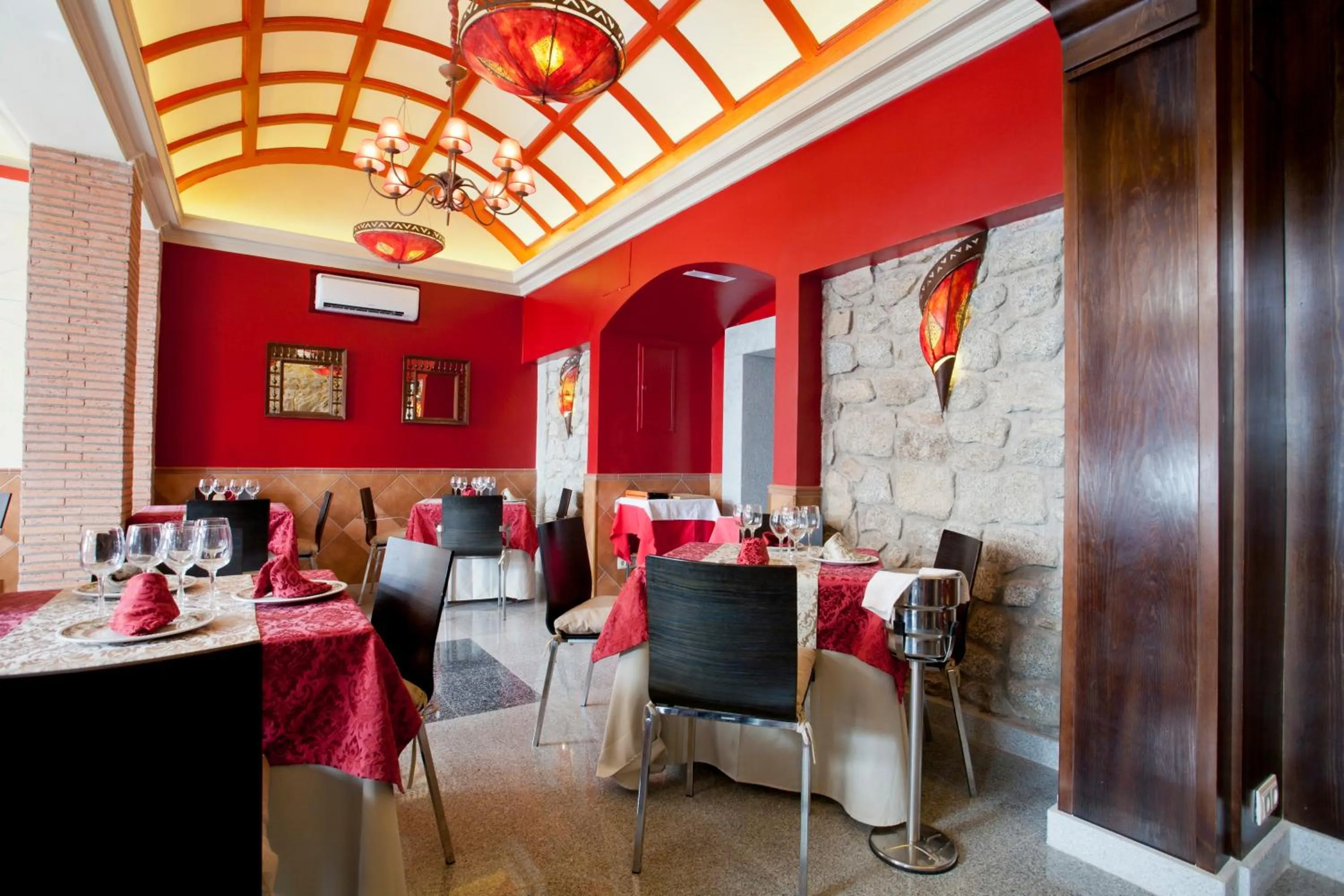 Restaurant/places to eat in Hotel Florida