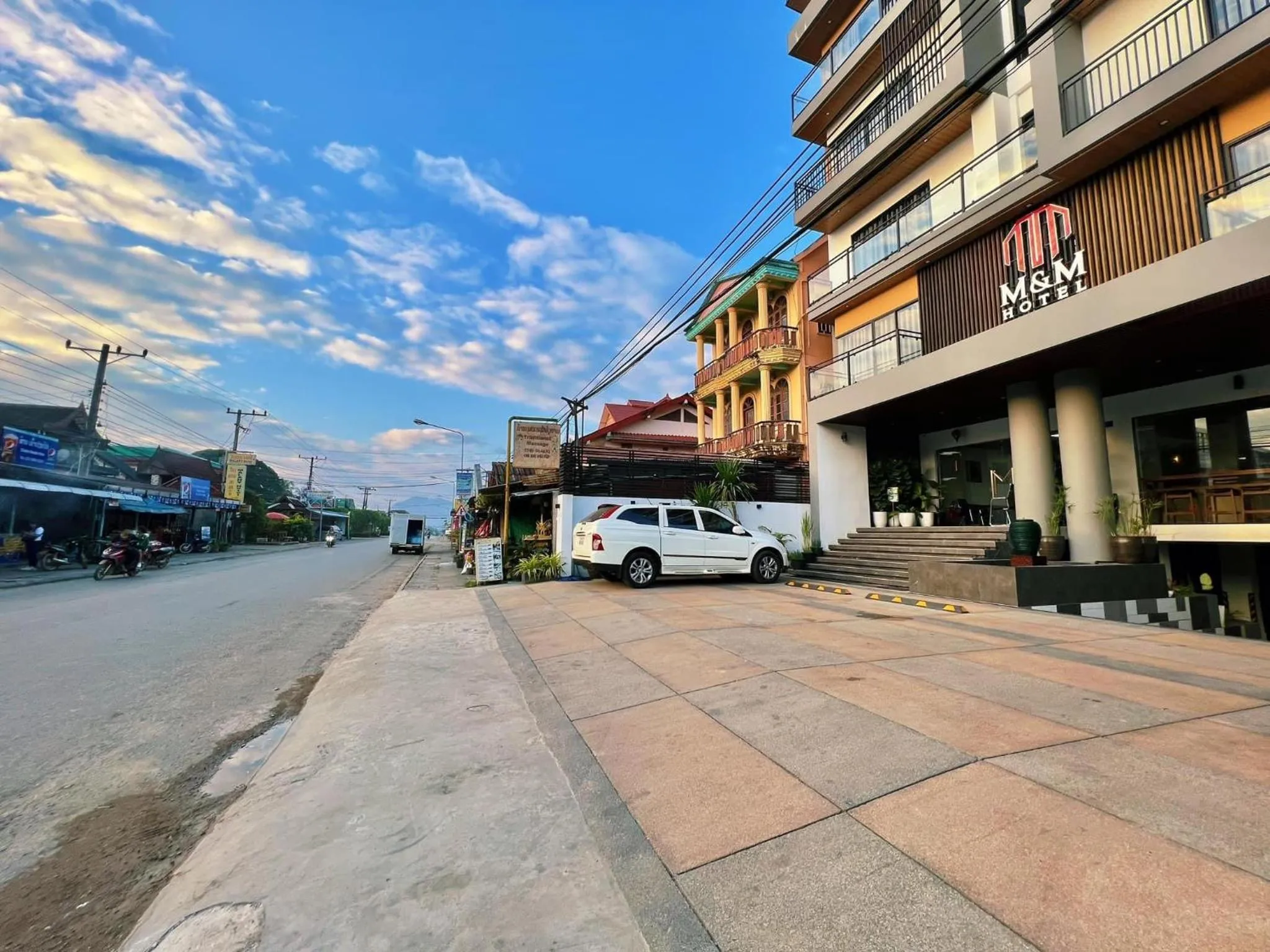 Parking in M&M Hotel