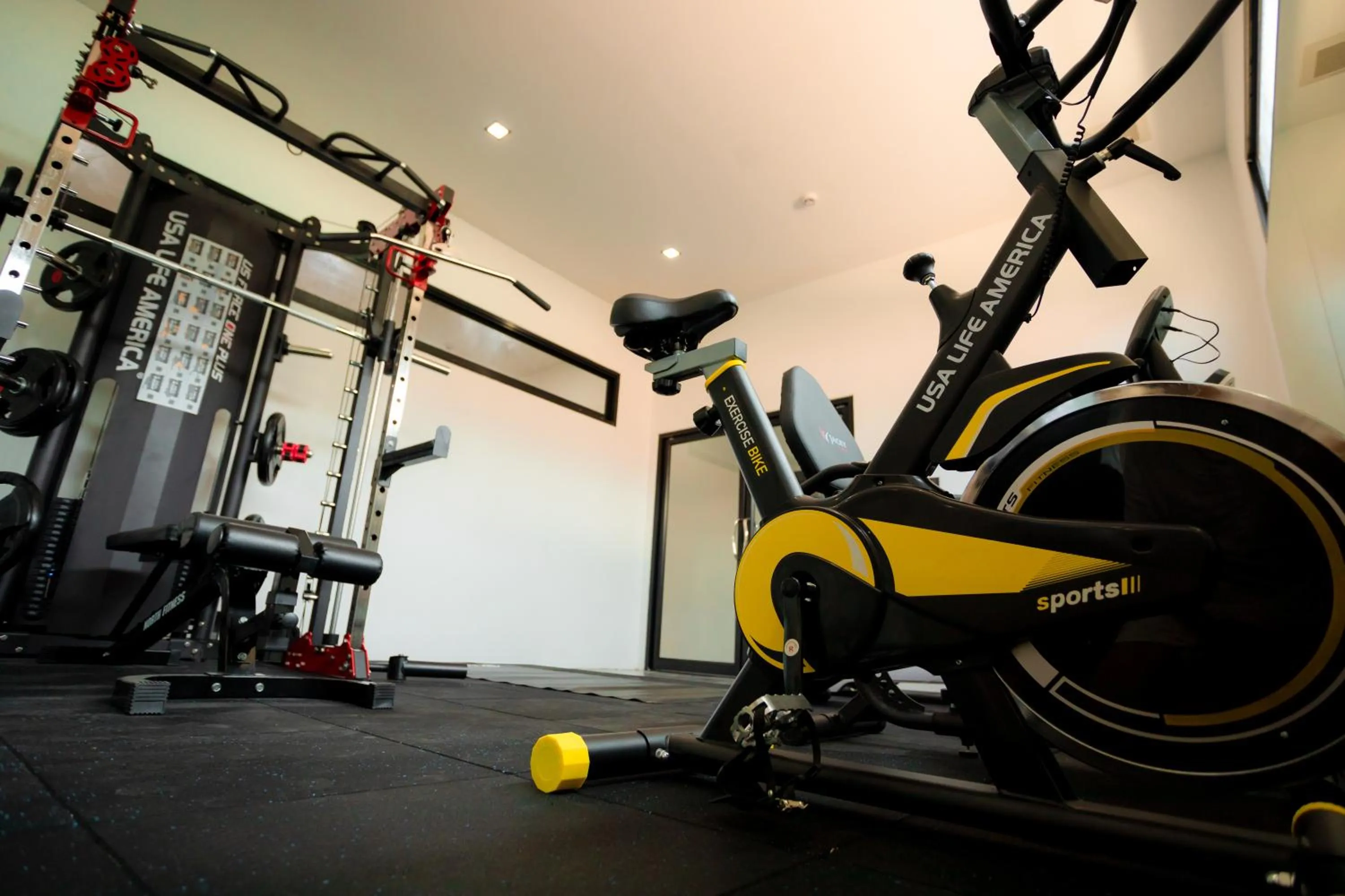 Fitness centre/facilities in M&M Hotel