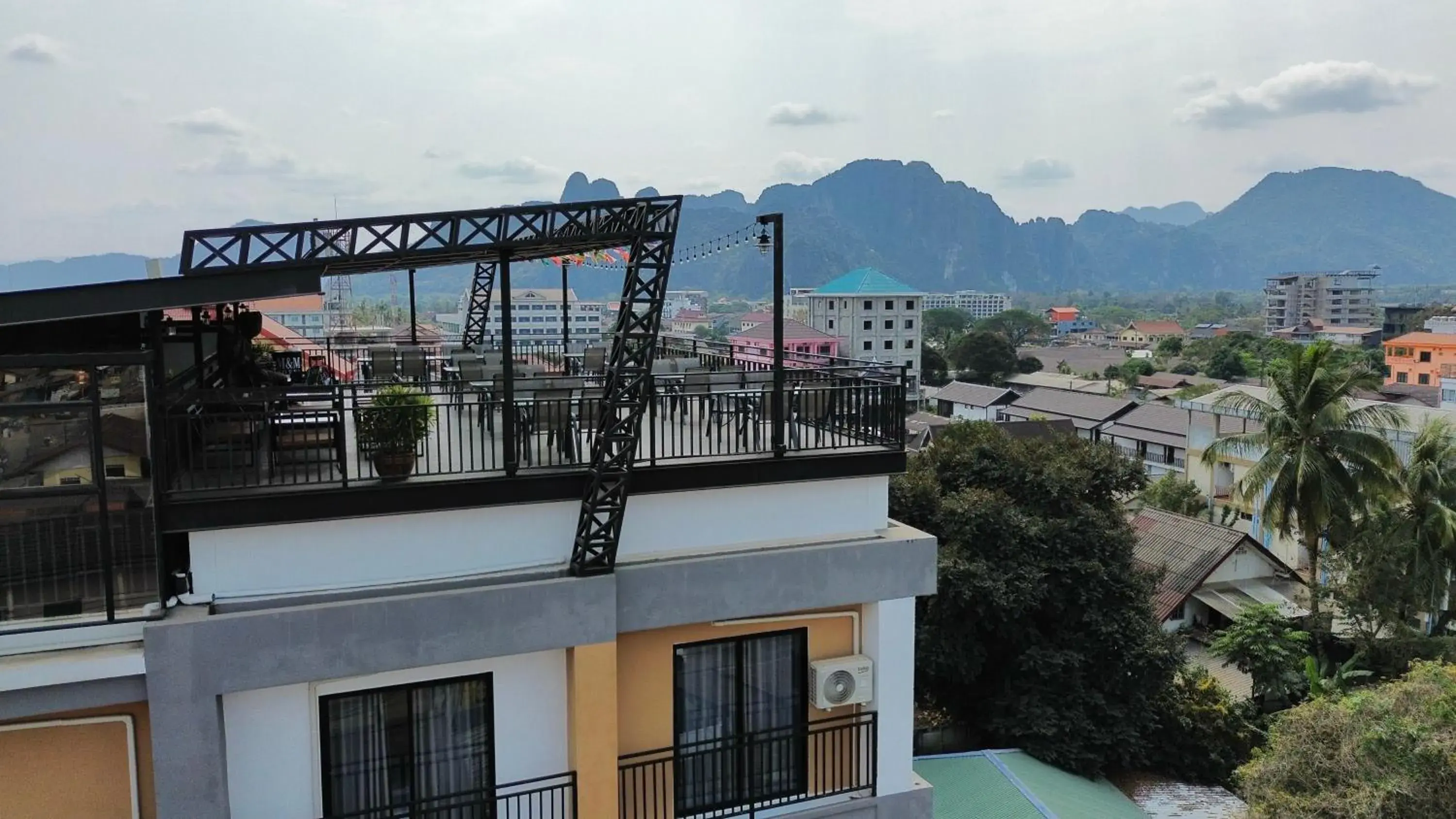 Property building in M&M Hotel Property building in M&M Hotel