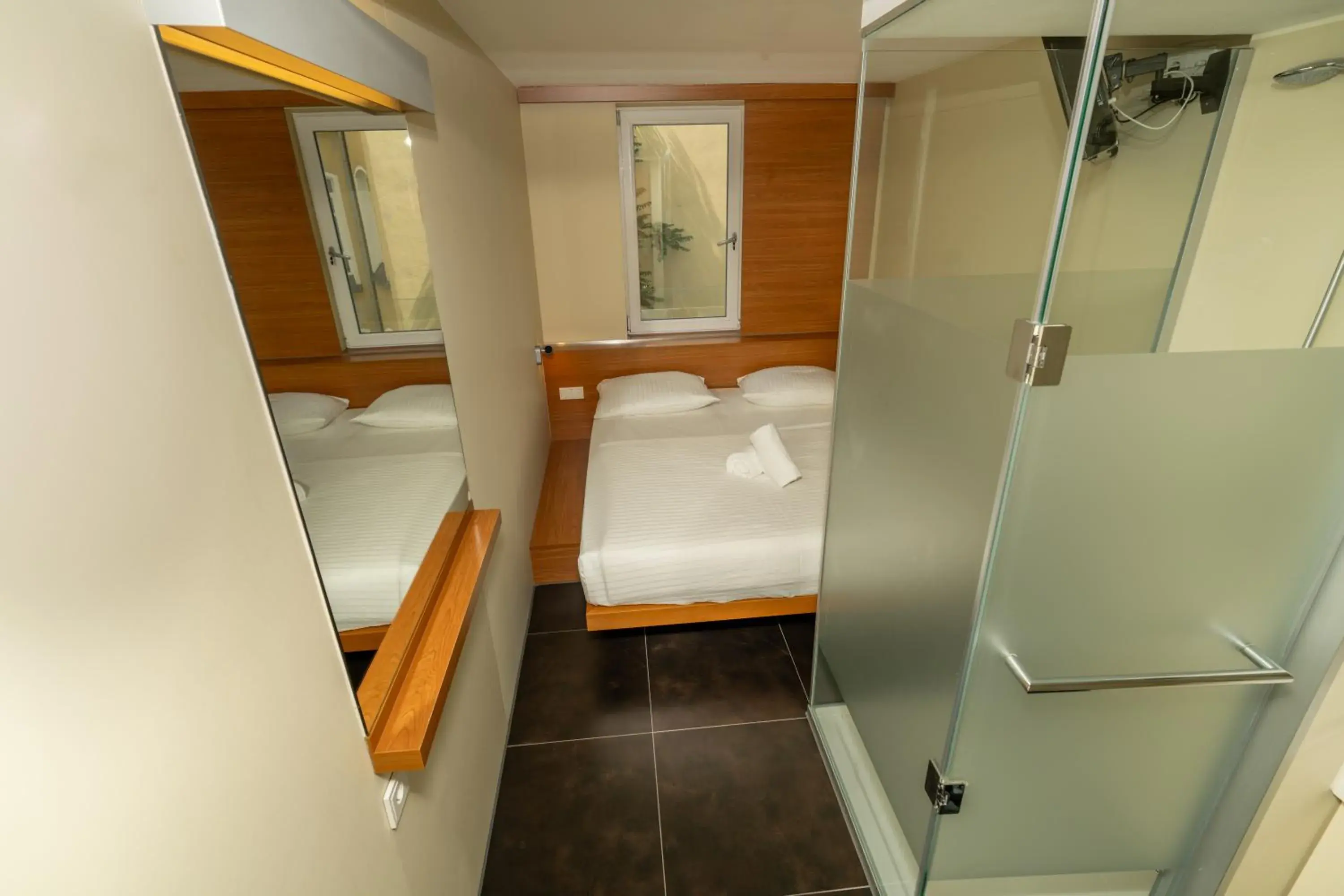 Small Double Room - single occupancy in Hotel Düsseldorfer Hof Small Double Room - single occupancy in Hotel Düsseldorfer Hof
