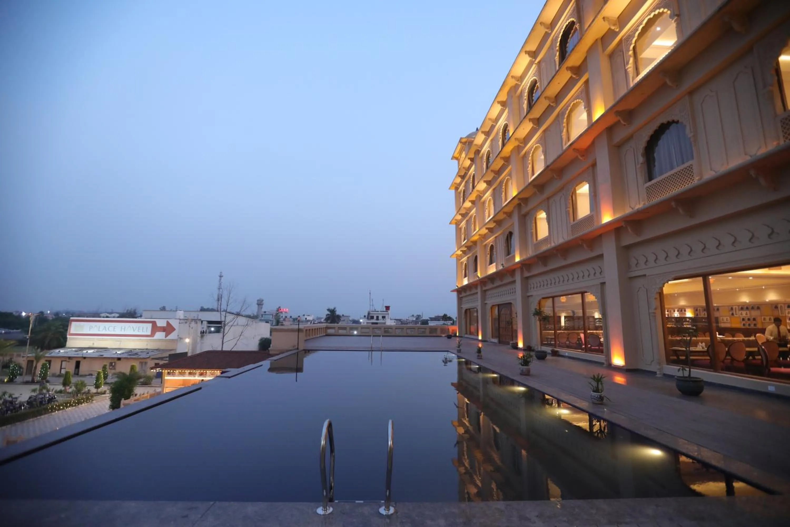 Swimming pool in Regenta City Vilas Palace Ambala