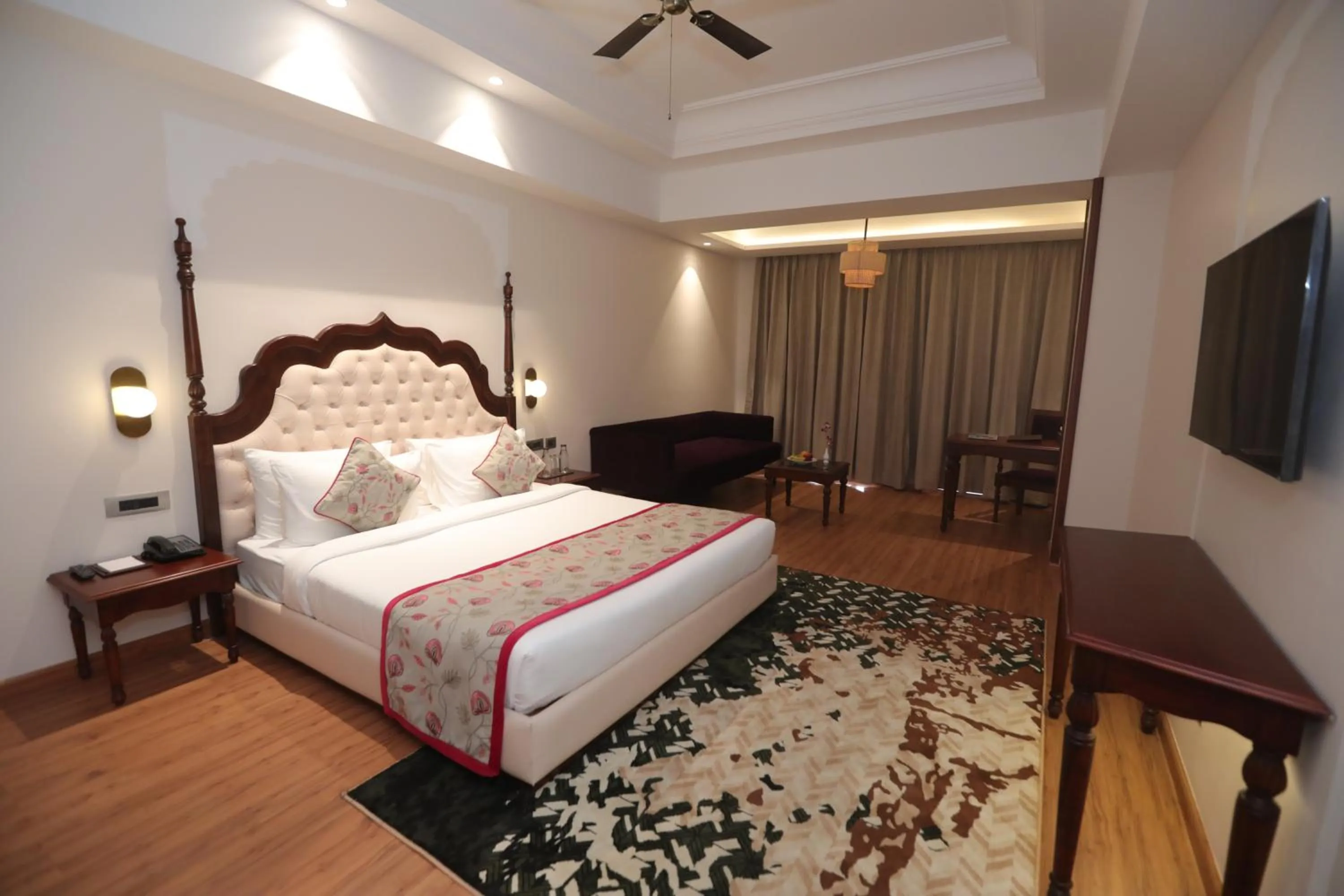 Photo of the whole room, Bed in Regenta City Vilas Palace Ambala