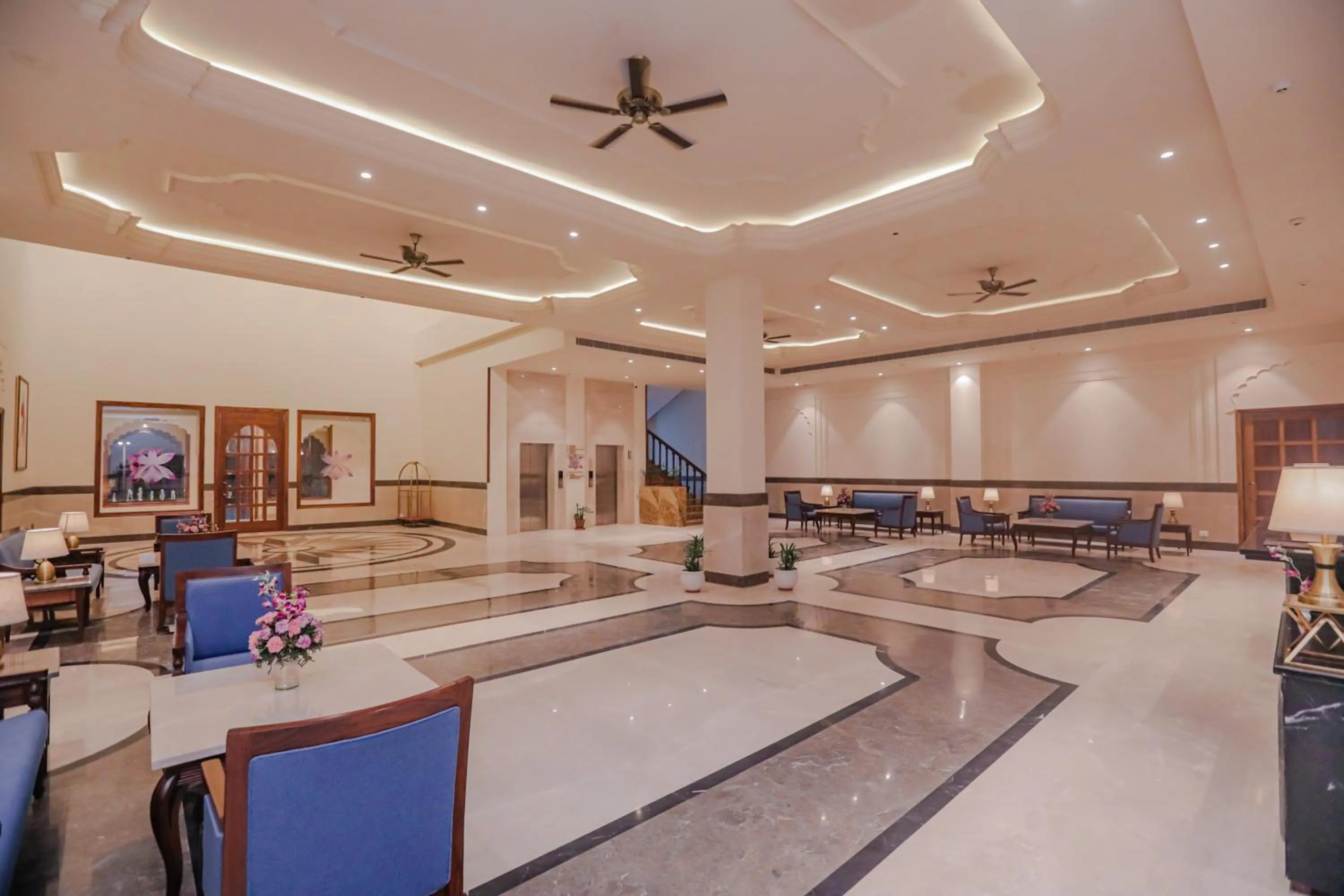 Lobby or reception in Regenta City Vilas Palace Ambala