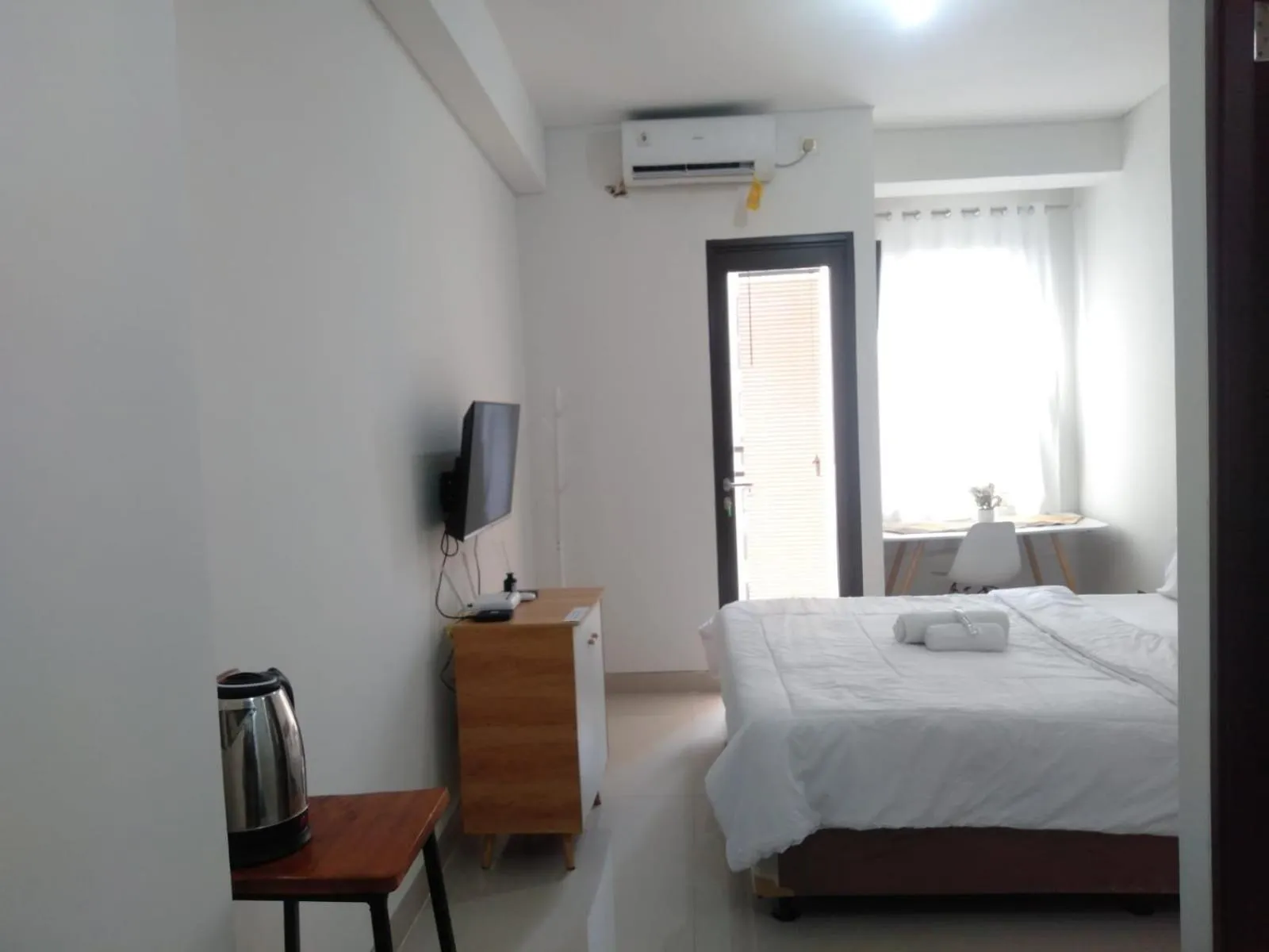 air conditioner, Bed in Transpark Cibubur By Arsakha Property Management