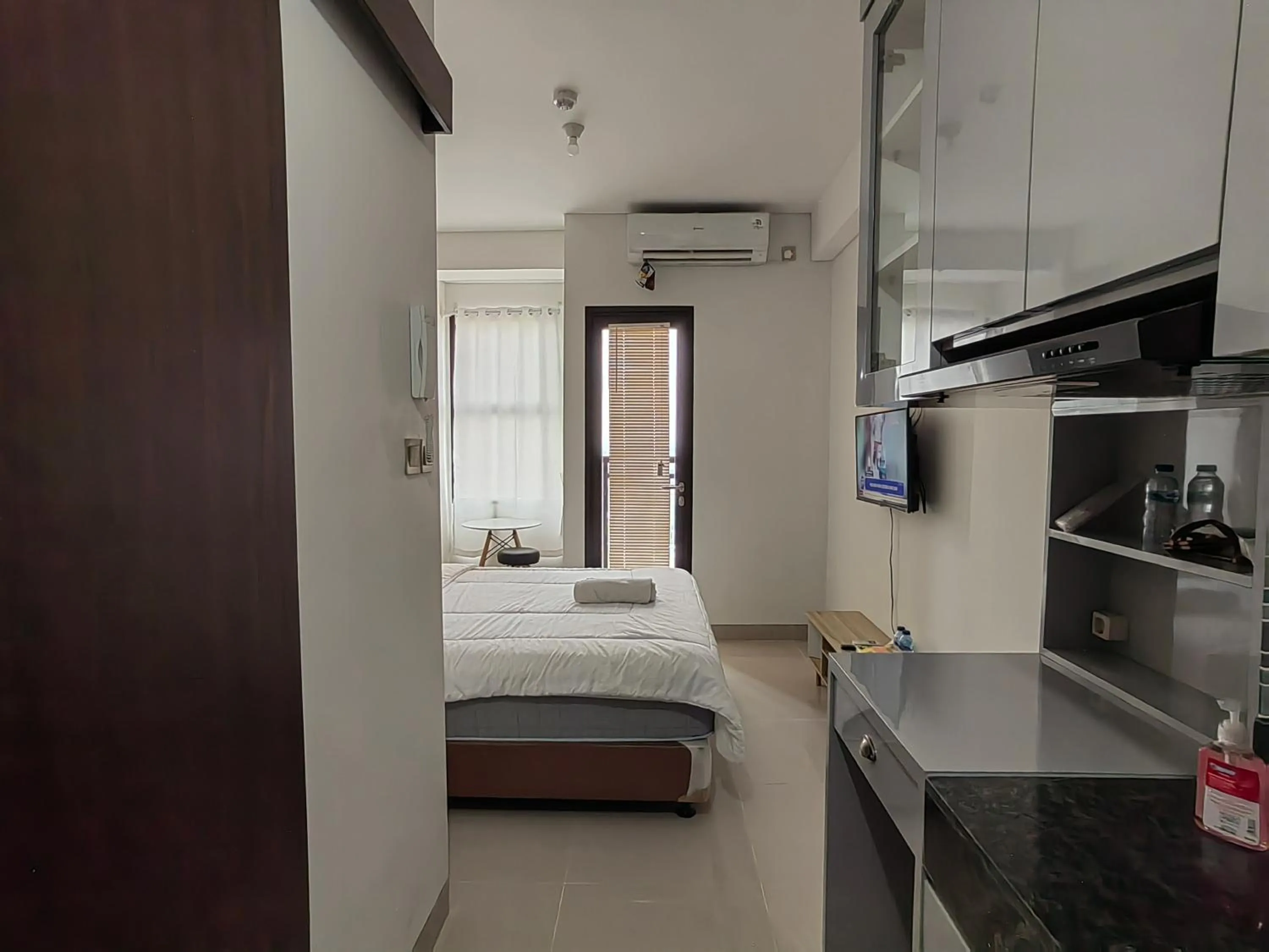 Kitchen or kitchenette, Bed in Transpark Cibubur By Arsakha Property Management