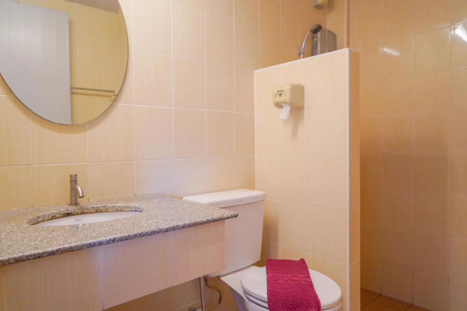 Bathroom in นคร นอน เล่น(Nakhon Norn Len)