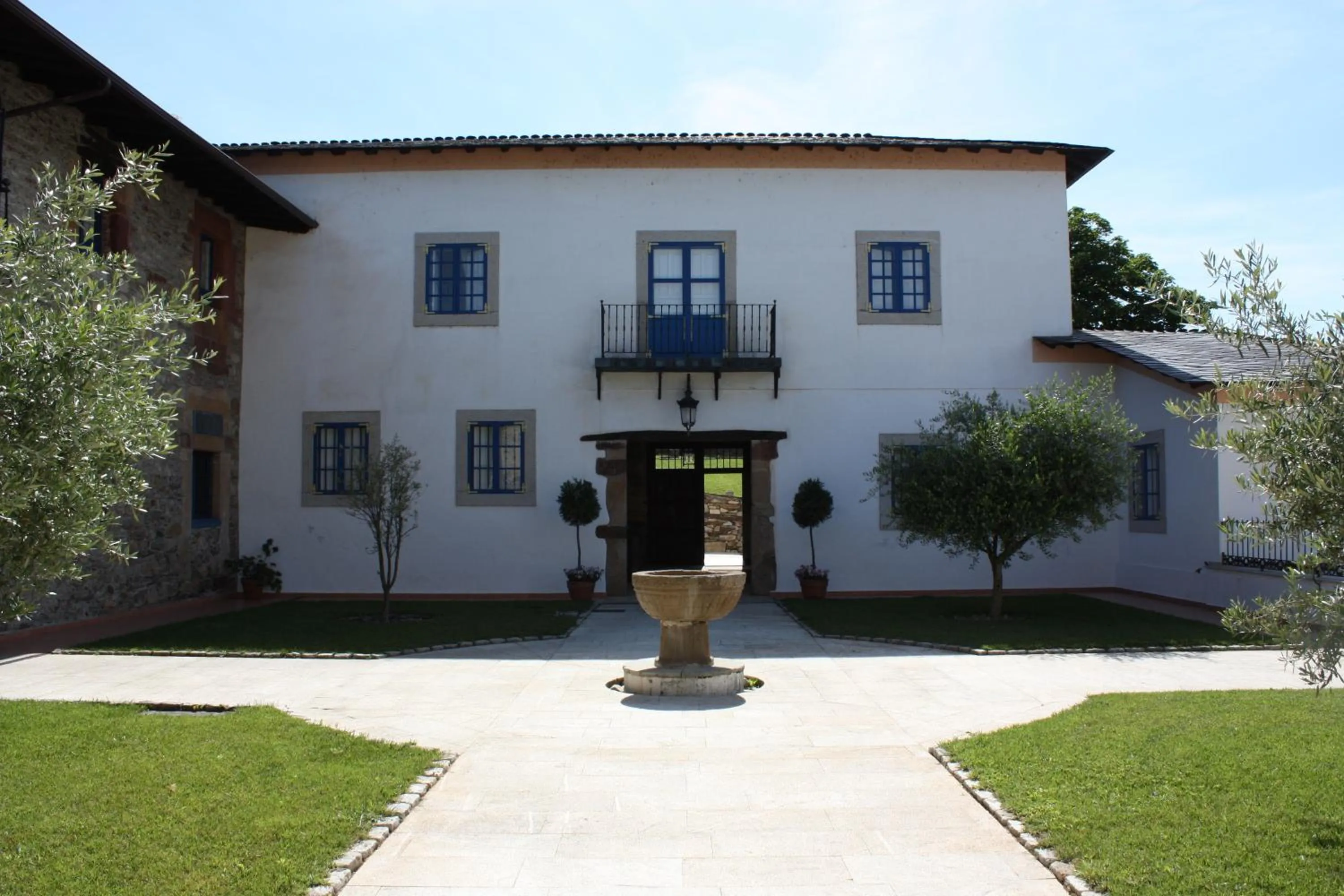 Facade/entrance in Hotel Monumento Pazo do Castro