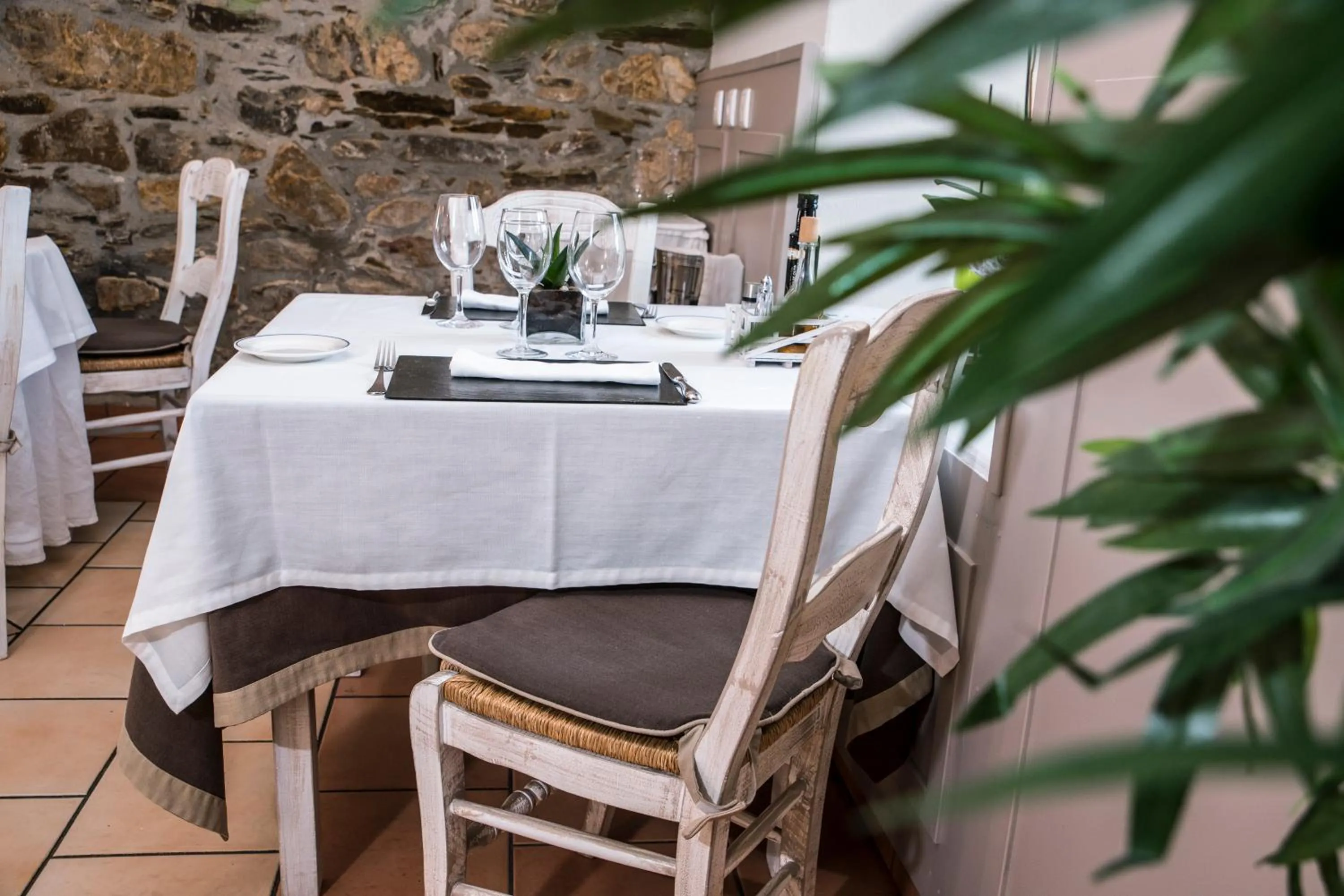 Restaurant/places to eat in Hotel Monumento Pazo do Castro