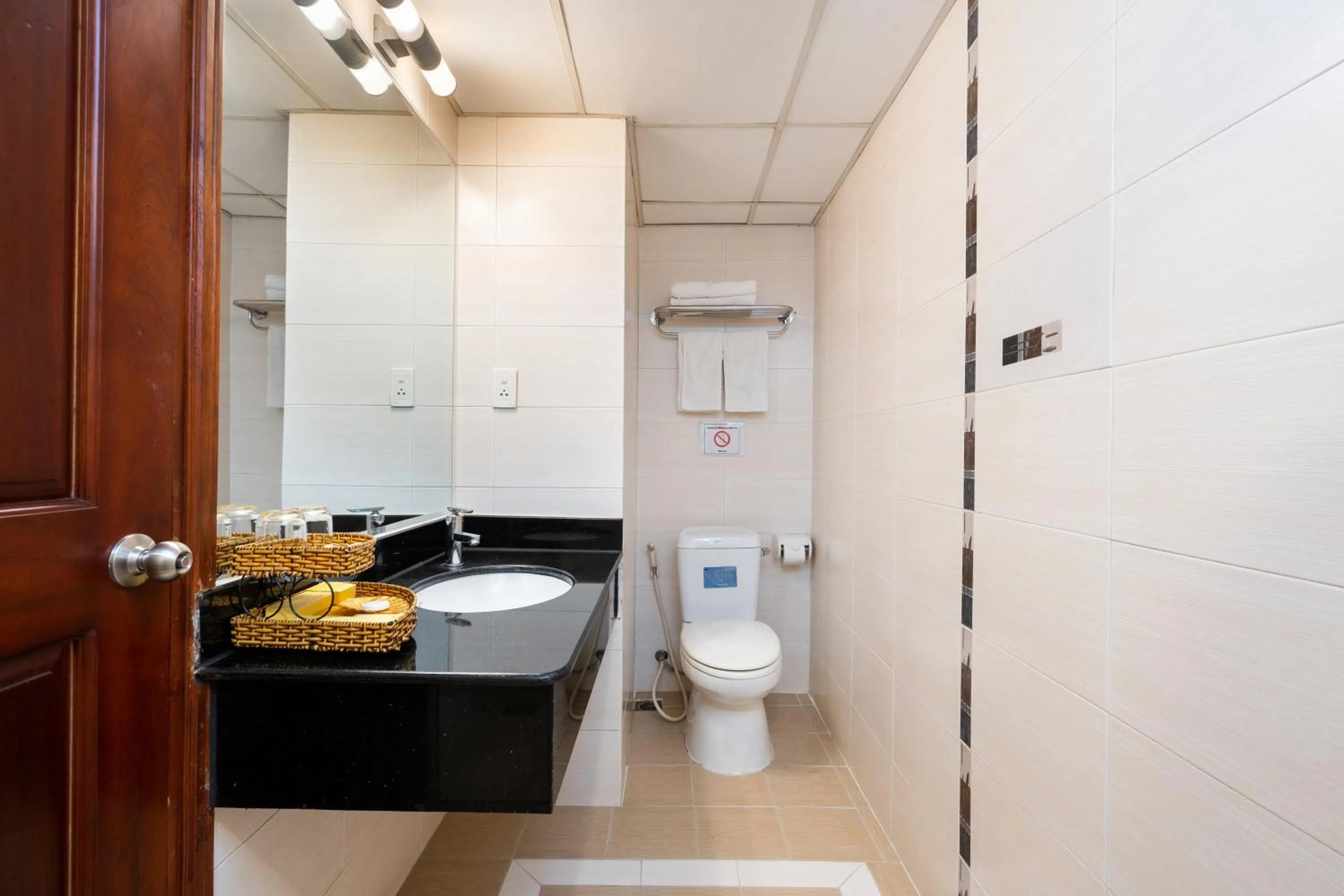 Toilet in LUCASTA SAIGON Hotel