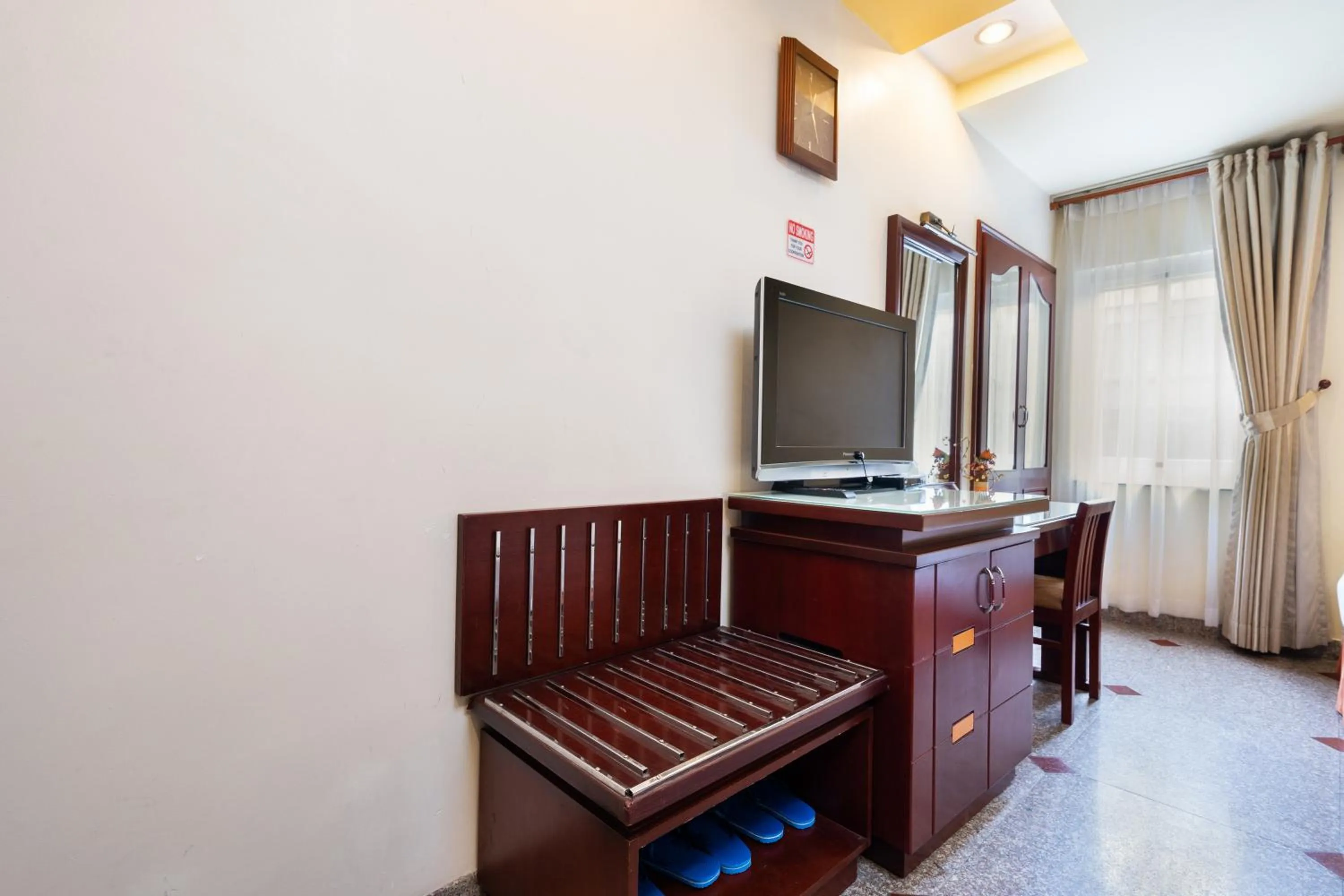 Communal lounge/ TV room in LUCASTA SAIGON Hotel