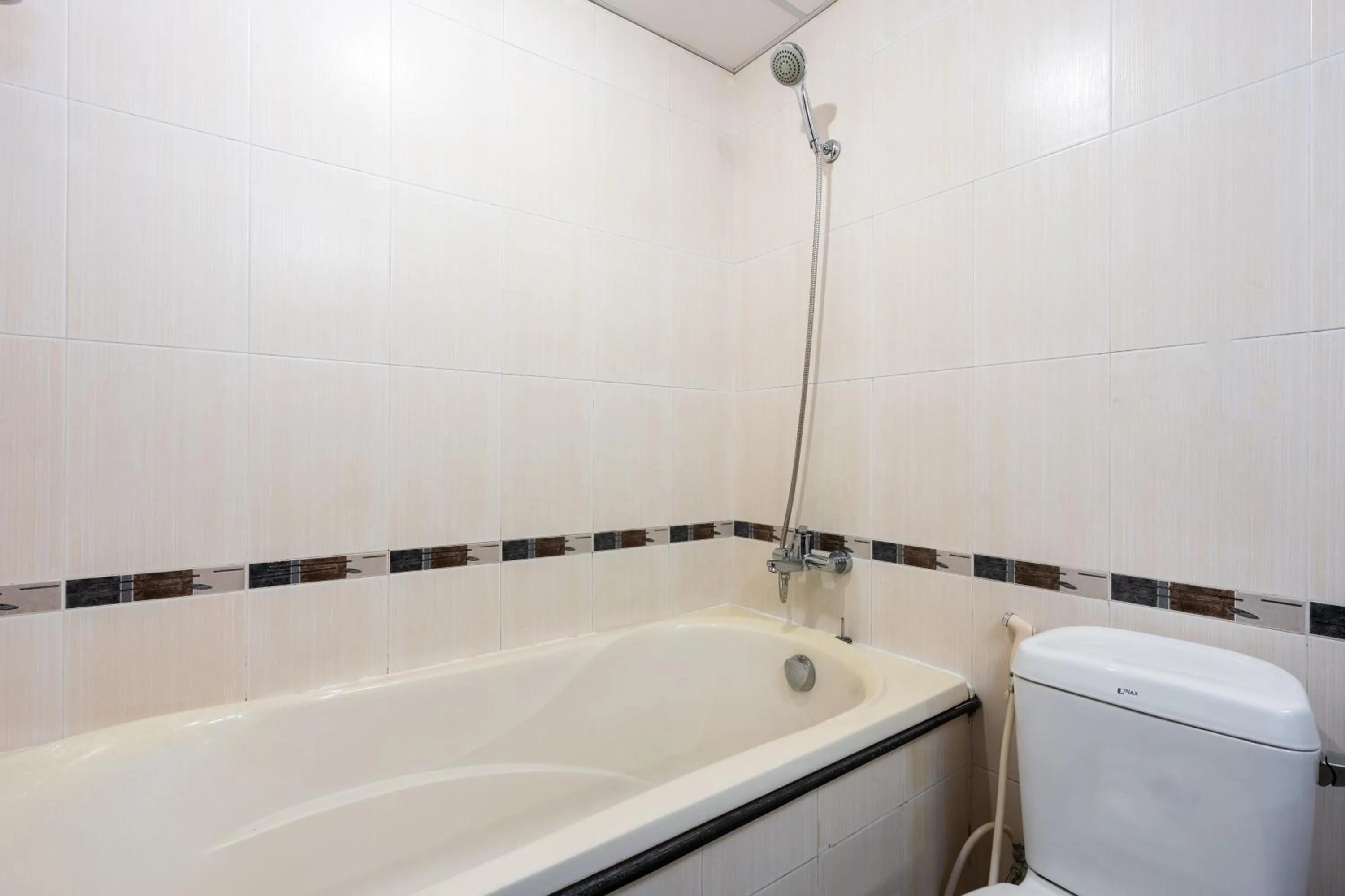 Shower in LUCASTA SAIGON Hotel