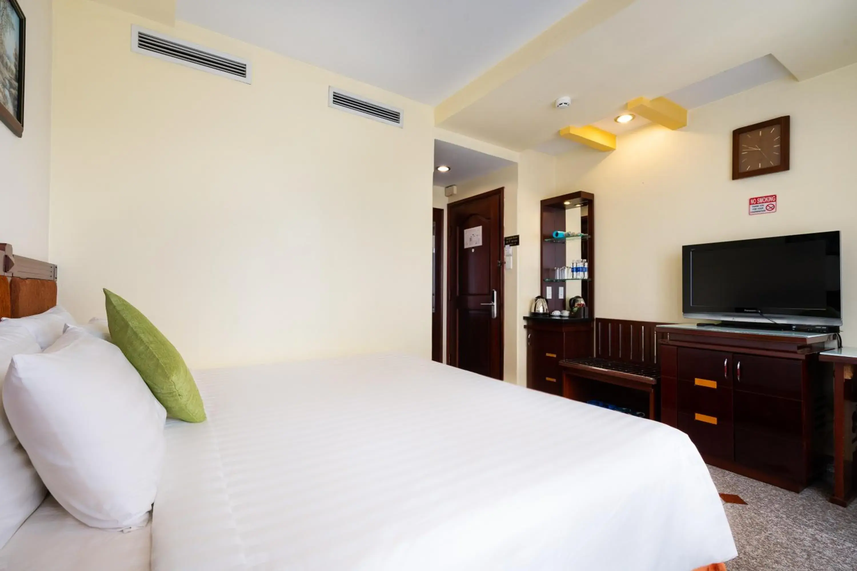 Communal lounge/ TV room, Bed in LUCASTA SAIGON Hotel Communal lounge/ TV room, Bed in LUCASTA SAIGON Hotel