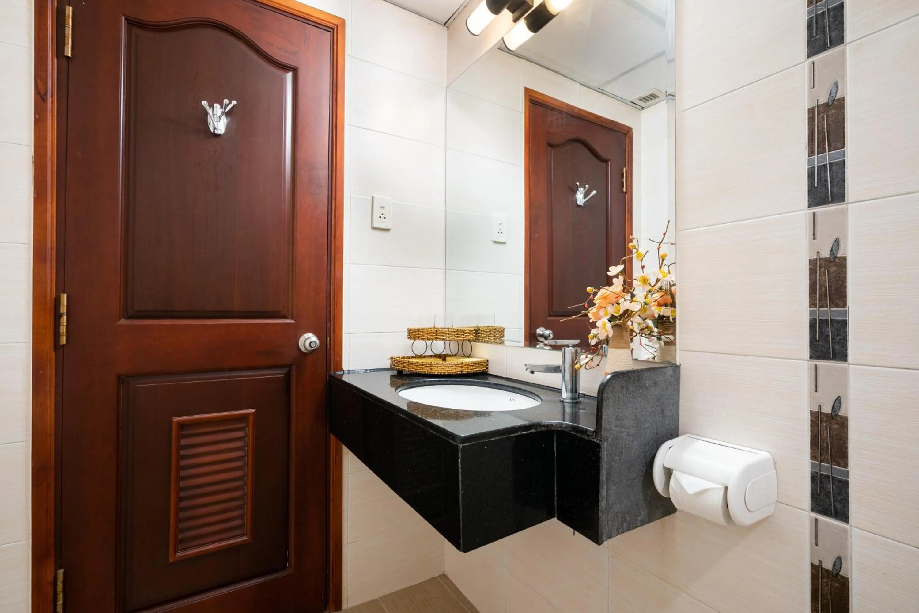 Toilet in LUCASTA SAIGON Hotel